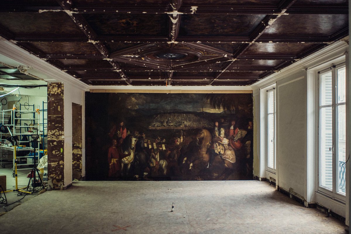Quando um artista do século XVII aparece de surpresa no século XXI e atrasa a abertura de uma loja