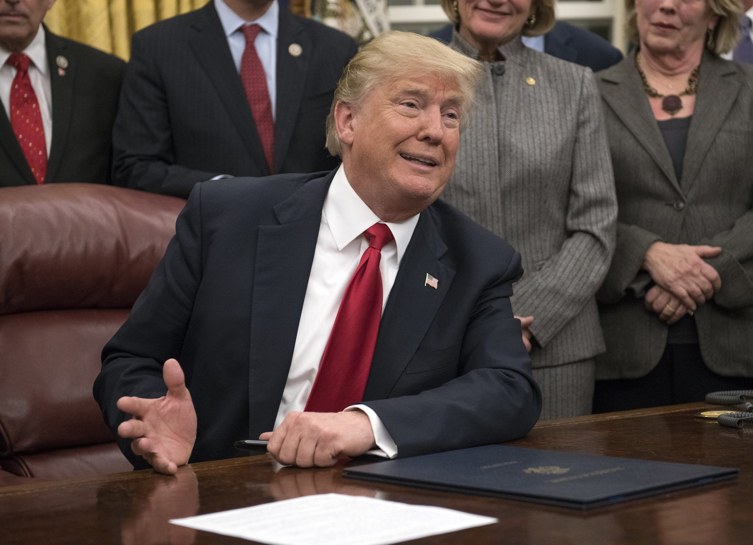 Aumento do défice comercial entre EUA e China é situação insustentável para Trump