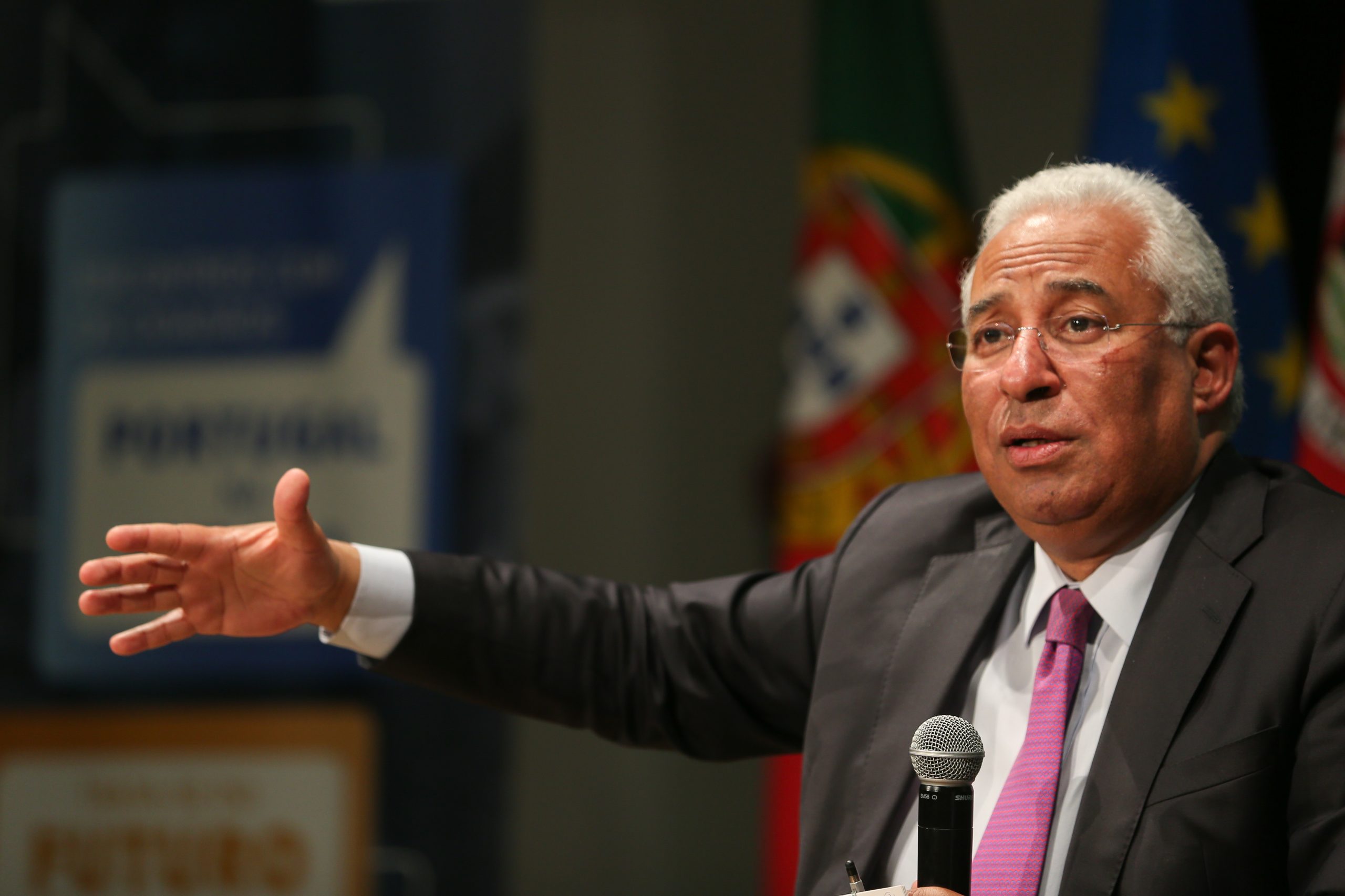 Costa anuncia incentivos fiscais para arrendamento e proteção de idosos e deficientes