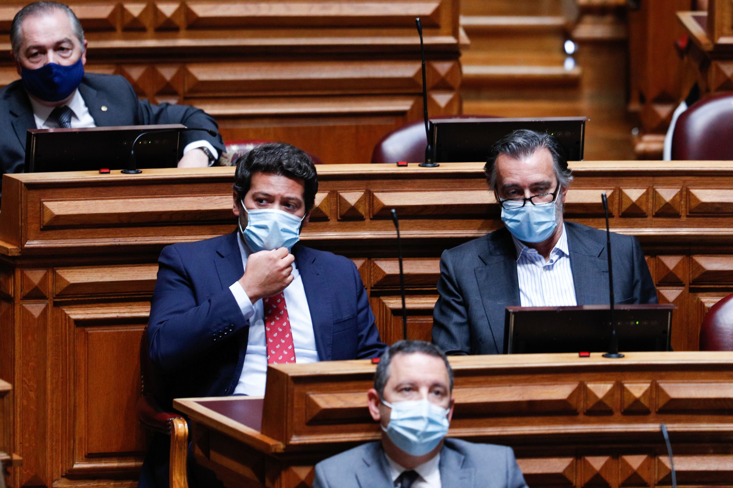 Ferro só se pronuncia sobre a substituição de Ventura perante requerimento formal.  José Manuel Pureza tem dúvidas