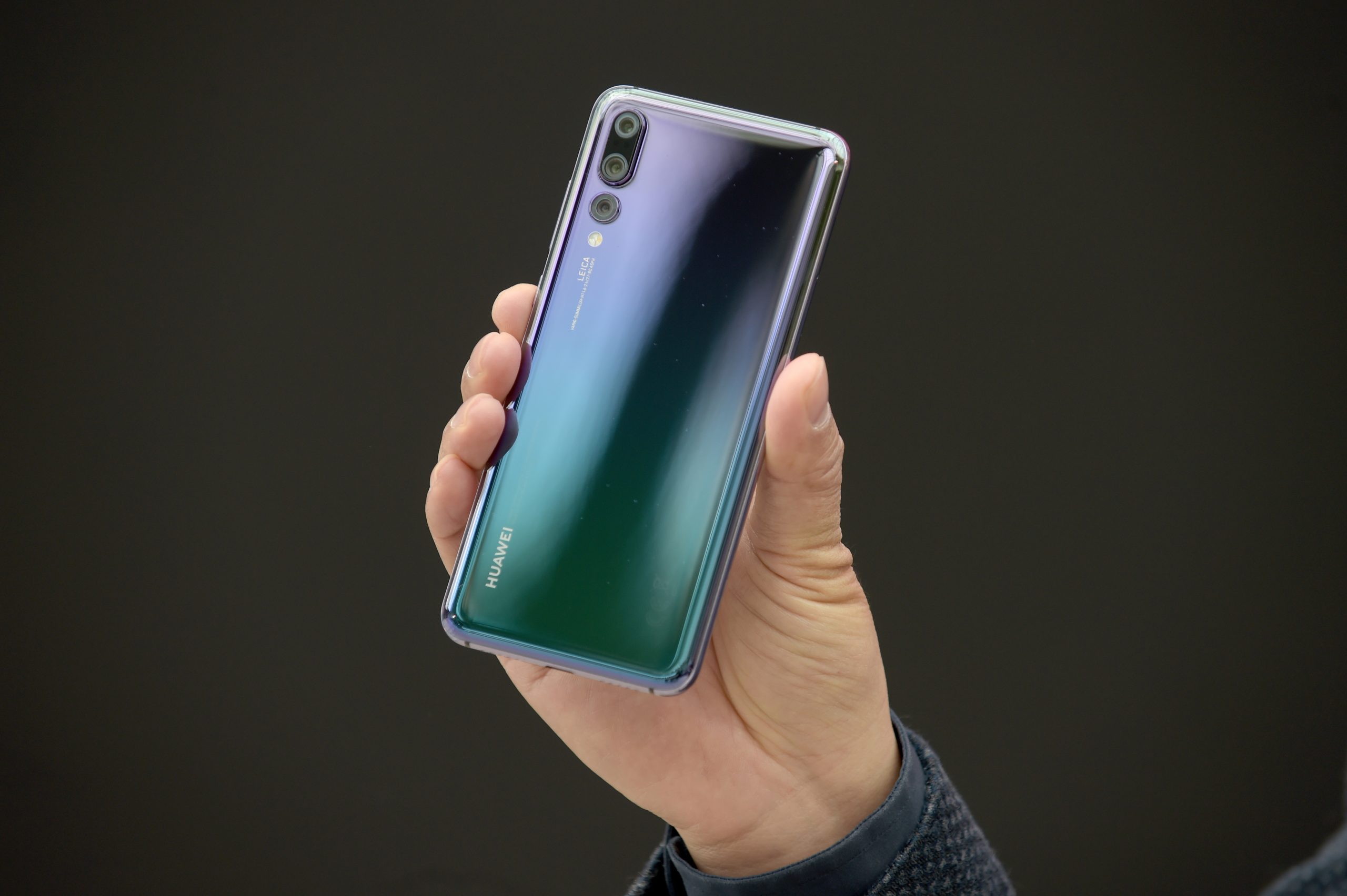 No duelo entre a Apple e a Samsung, é a Huawei que está com o pé no acelerador