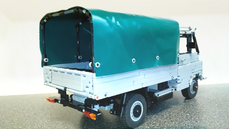 Jovem polaco construiu carrinha inteiramente com peças de Lego