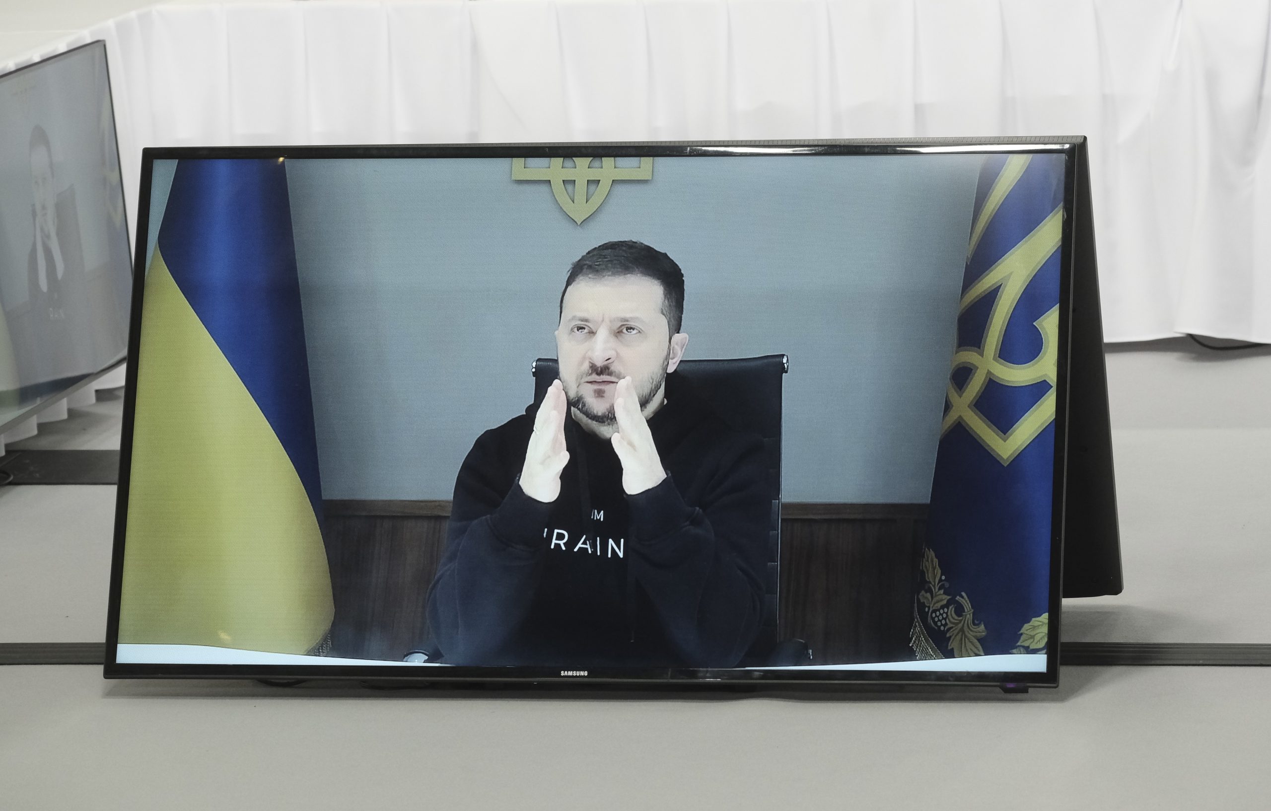 UE convida Zelensky a visitar Bruxelas e participar numa cimeira em fevereiro