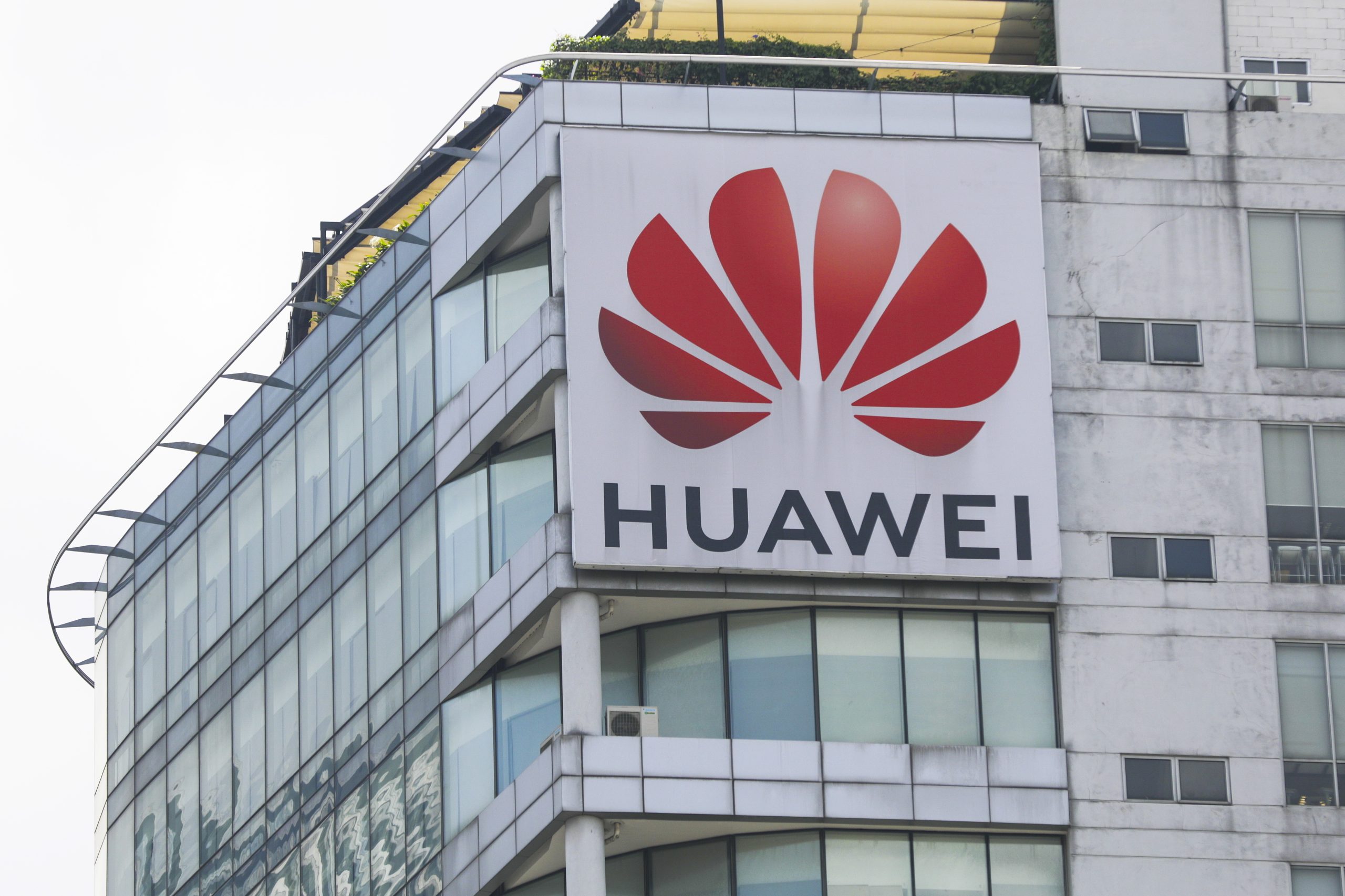 Londres impõe limitações para participação da empresa chinesa Huawei na rede 5G