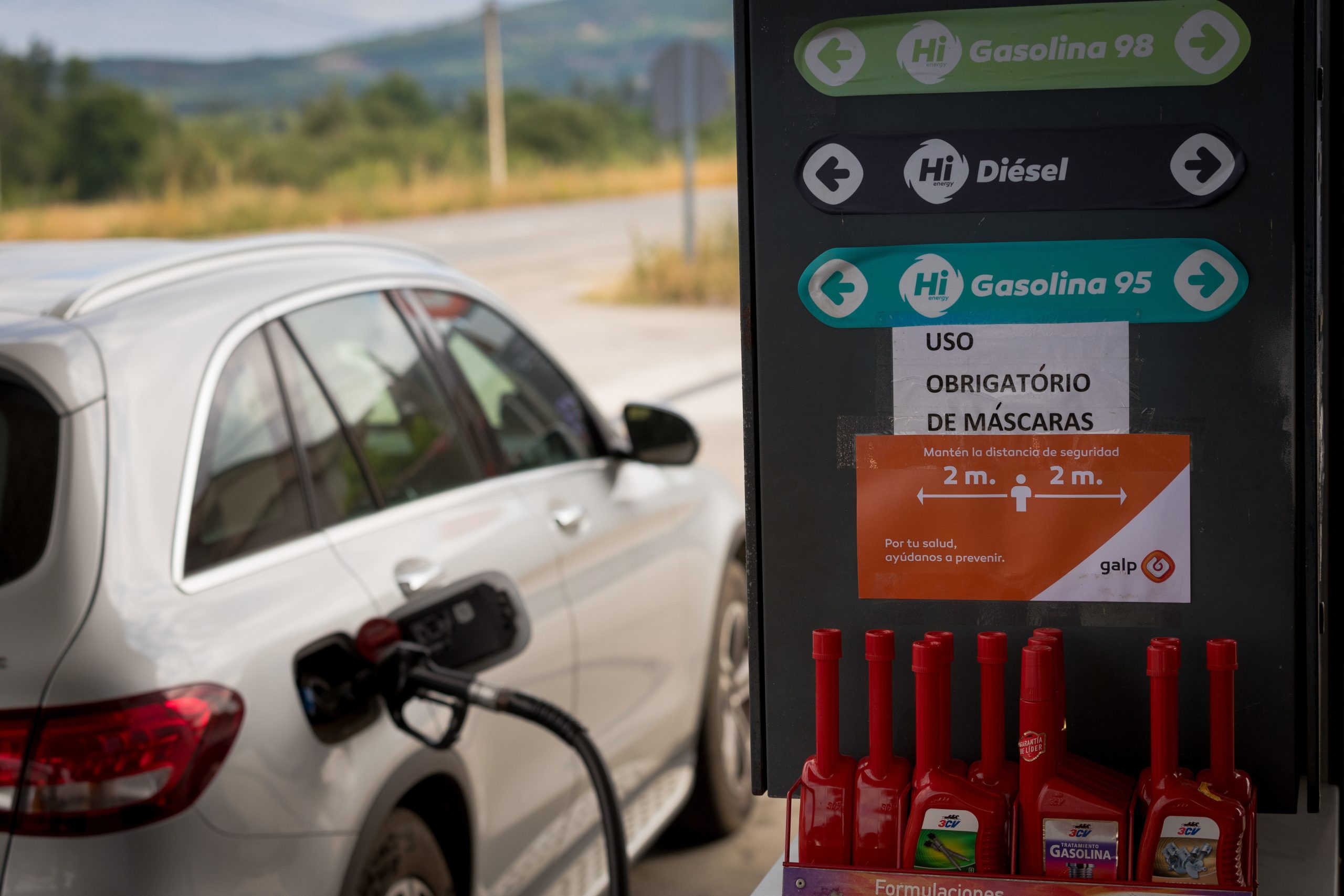 Peso dos impostos no preço da gasolina e do gasóleo está a cair desde janeiro