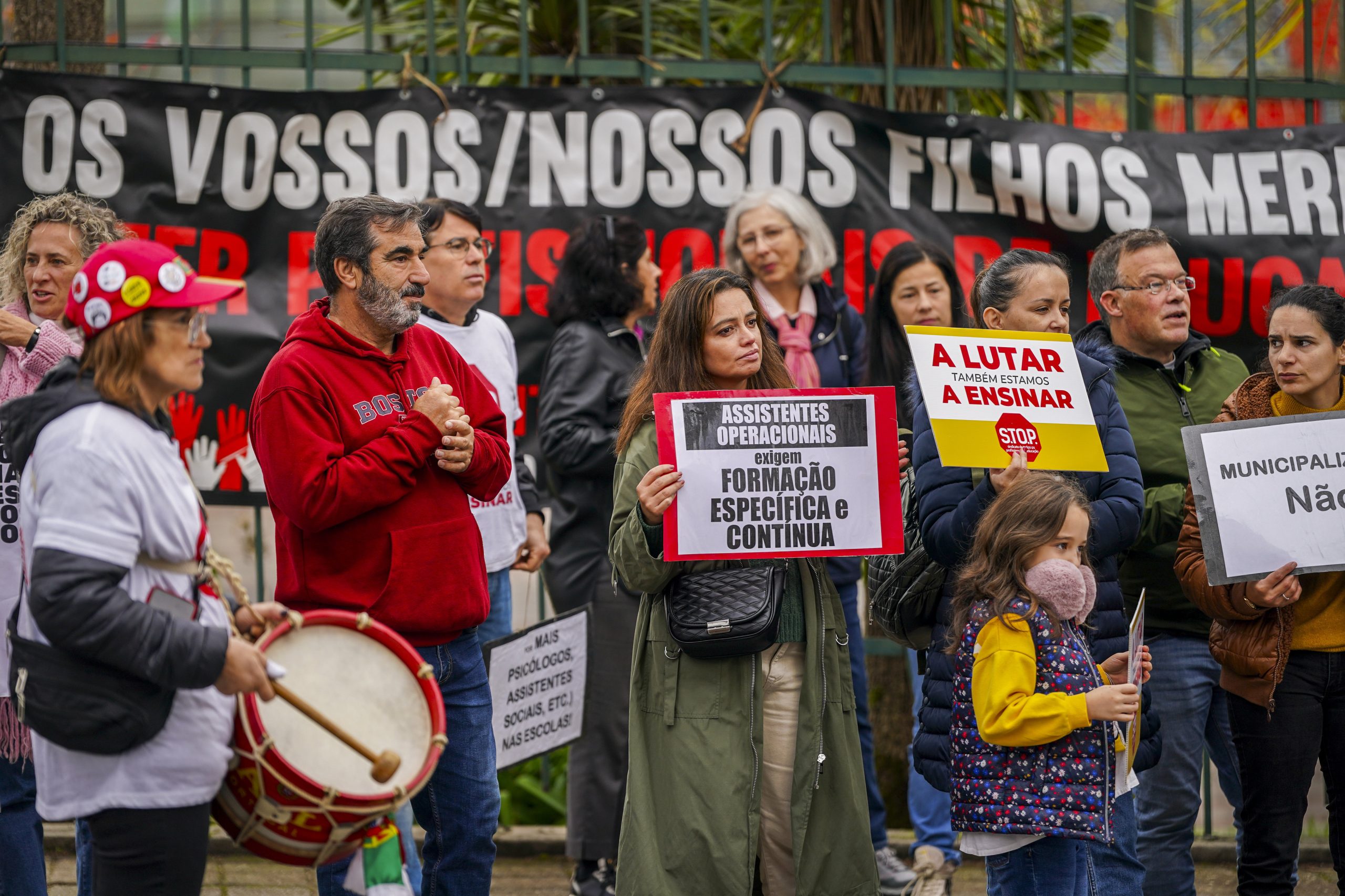 6% das escolas encerraram com greve convocada pelo Stop