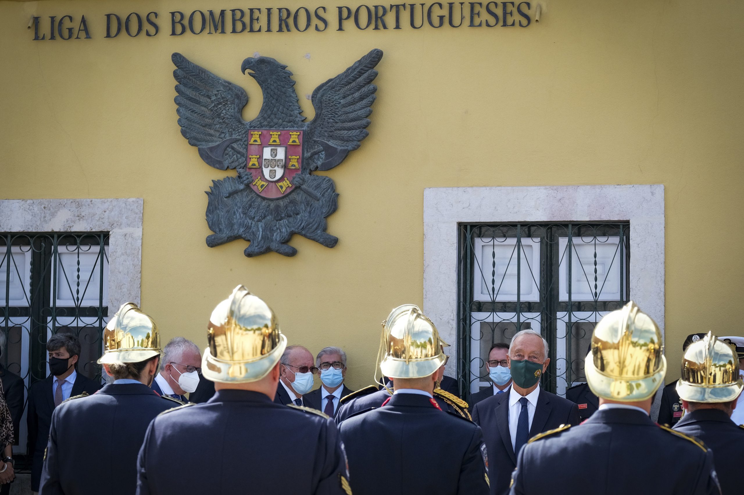 Incêndios: Proteção Civil deve mais de meio milhão de euros aos bombeiros