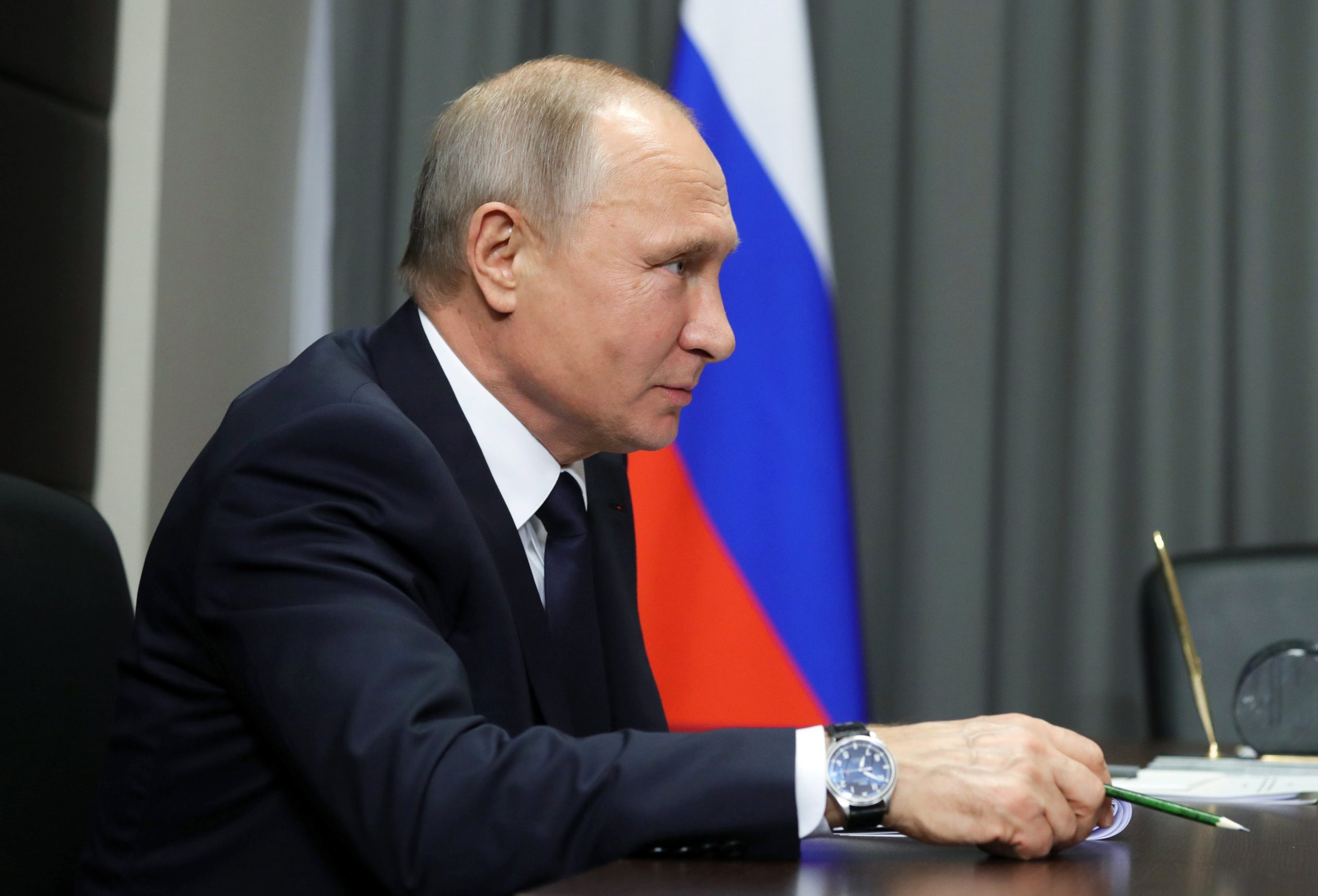 Putin anuncia derrota completa do grupo extremista Estado Islâmico na Síria