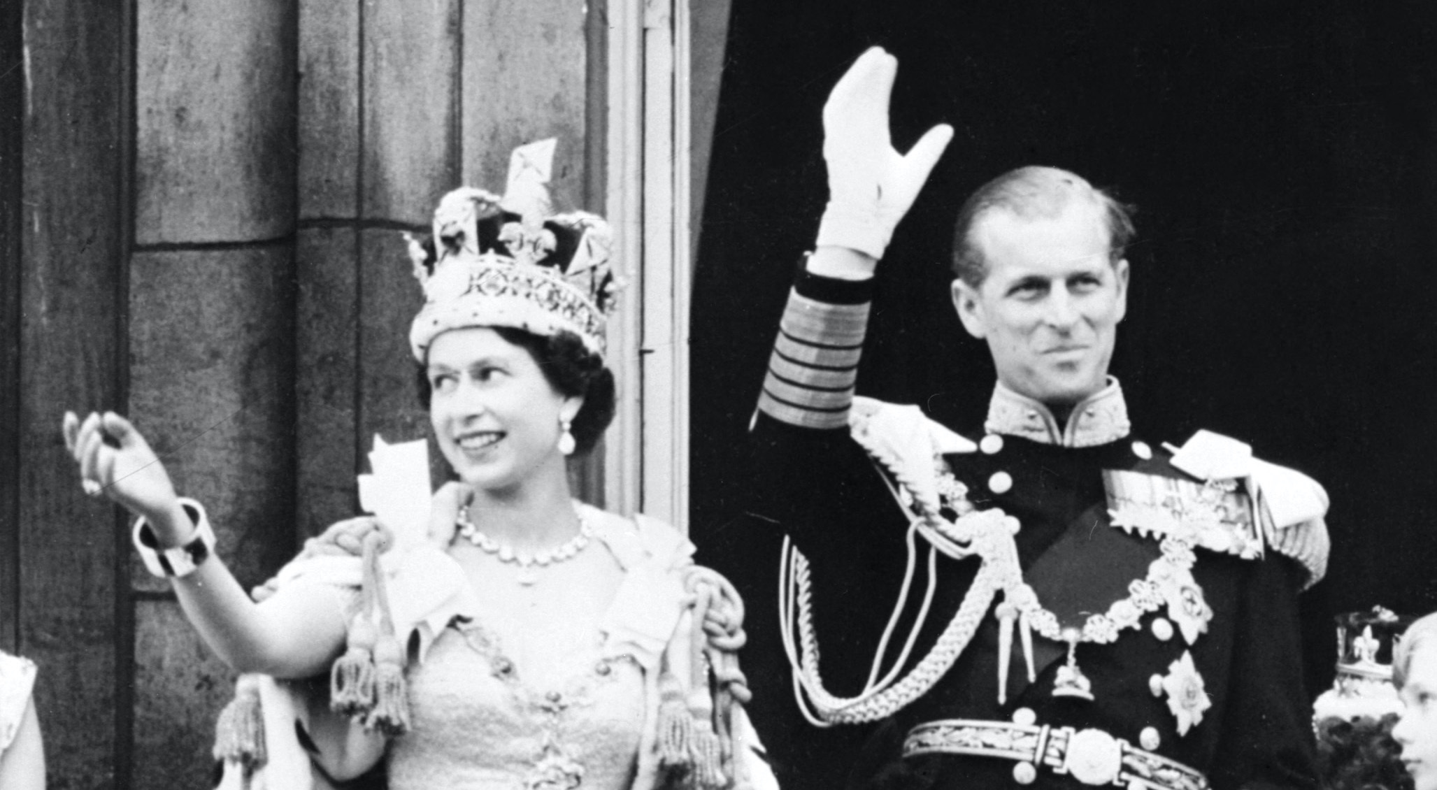 Excerto de “Veva”. A portuguesa que passeava o seu leopardo à trela e que foi convidada por Isabel II para assistir à sua coroação