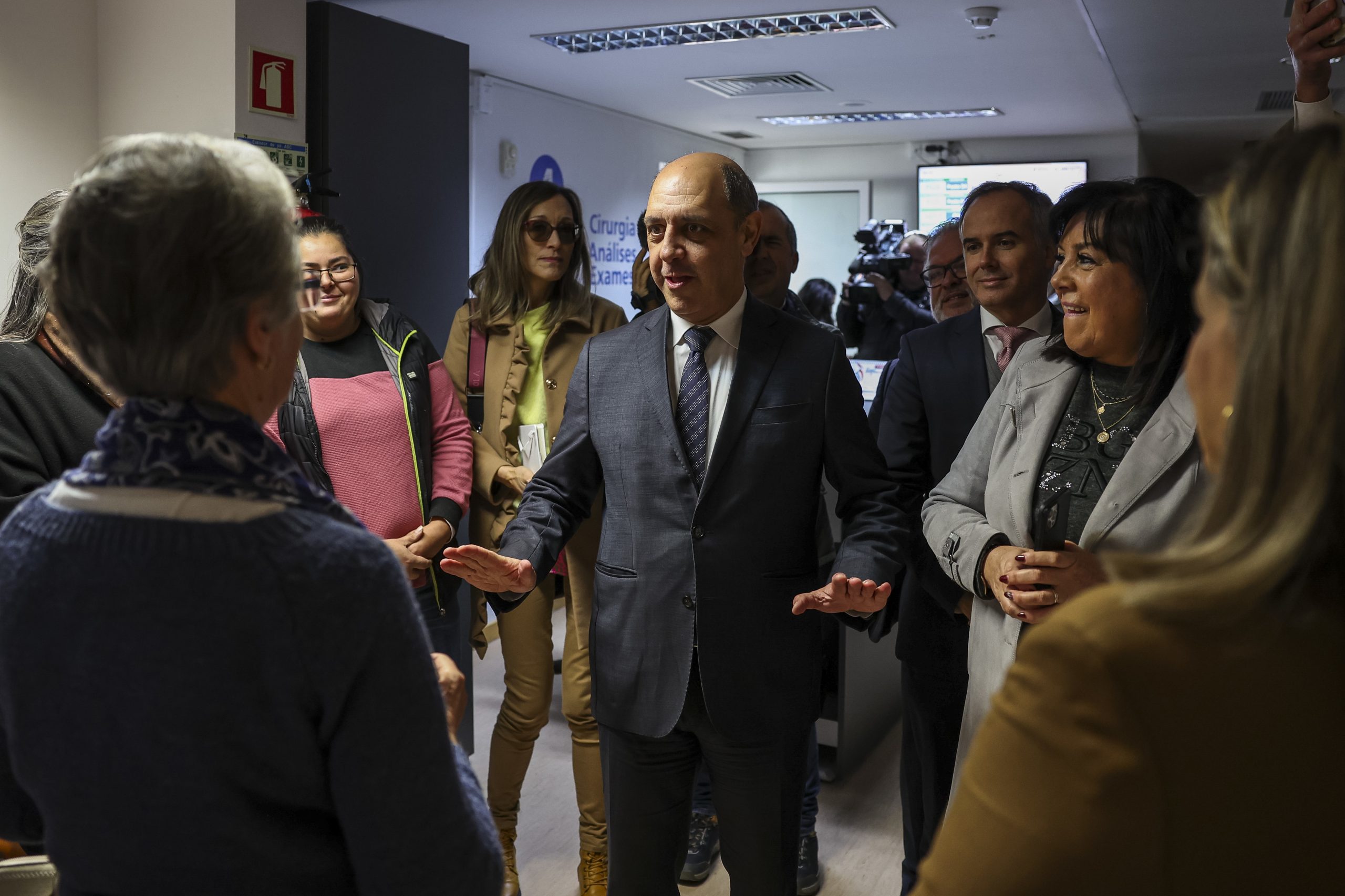 Ministro da Saúde garante que grávidas são atendidas “com qualidade e segurança” no SNS