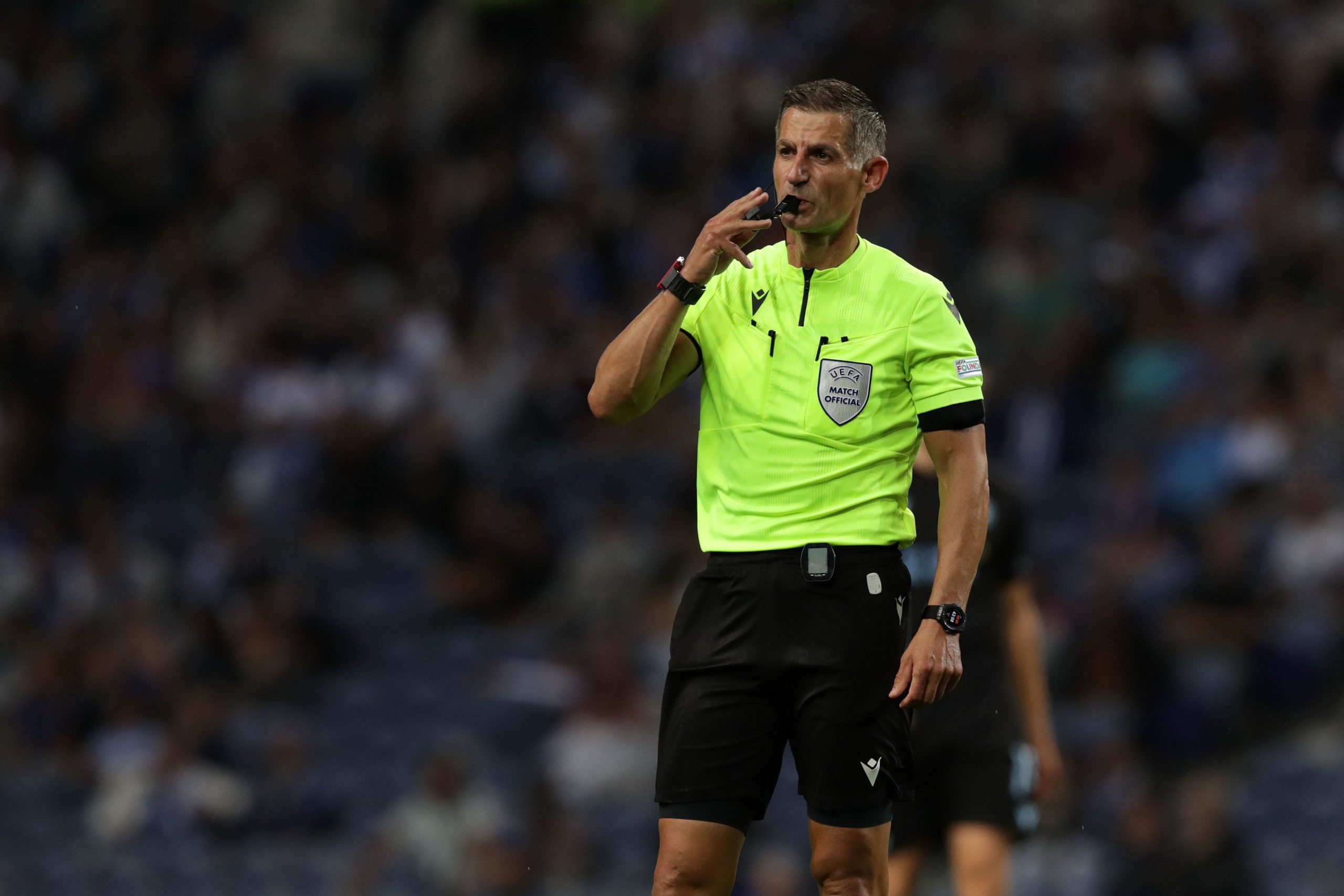 Grego Tasos Sidiropoulos arbitra Portugal-Eslováquia