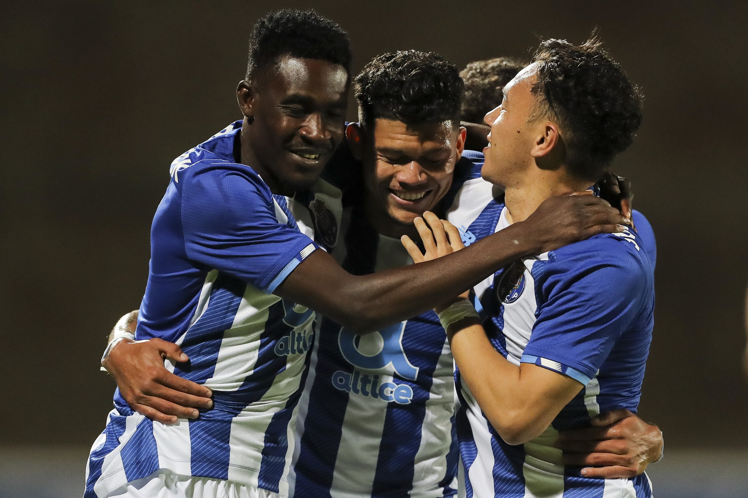 FC Porto goleia Sintrense e segue em frente na Taça da Portugal
