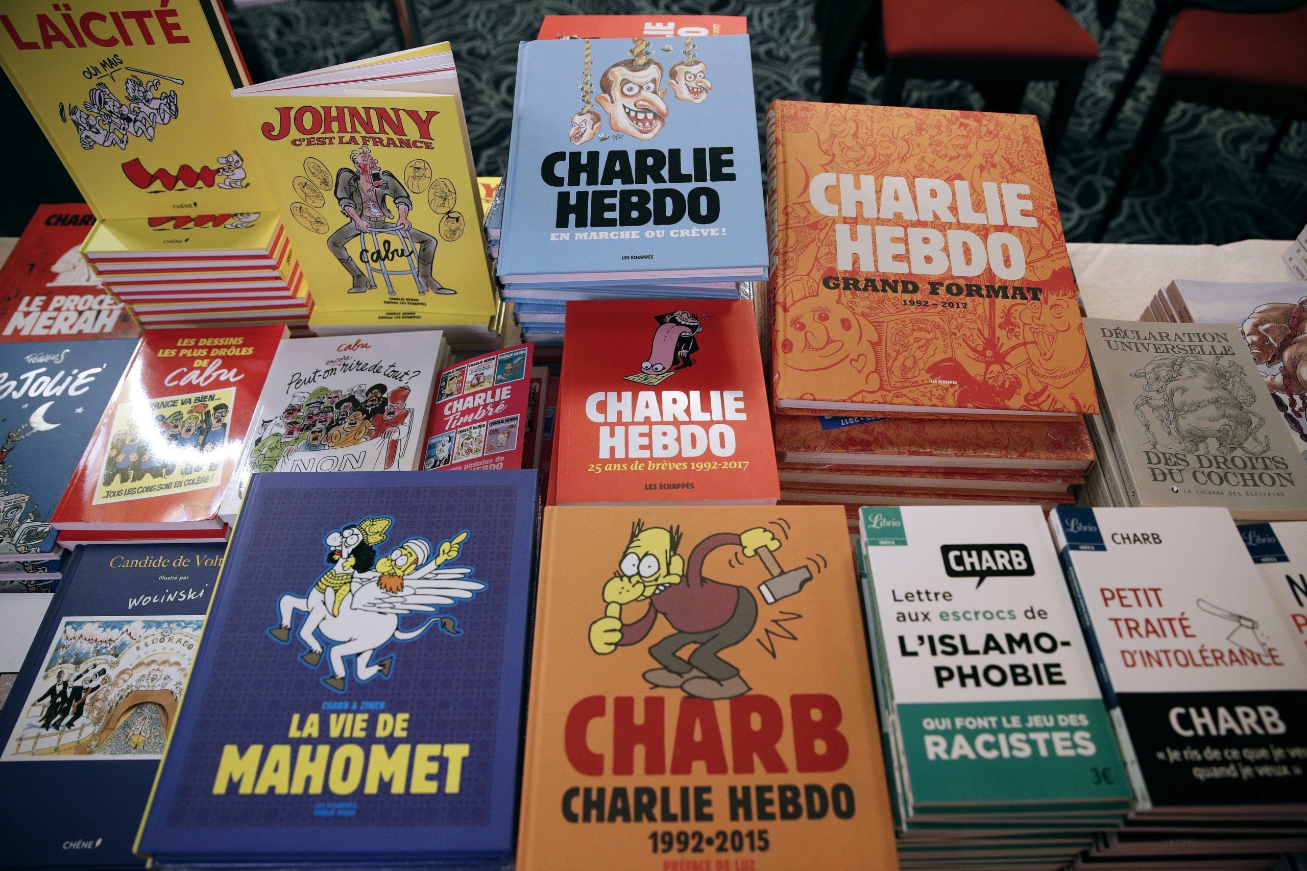 Pânico de novo atentado afasta luso-descendente do processo do Charlie Hebdo
