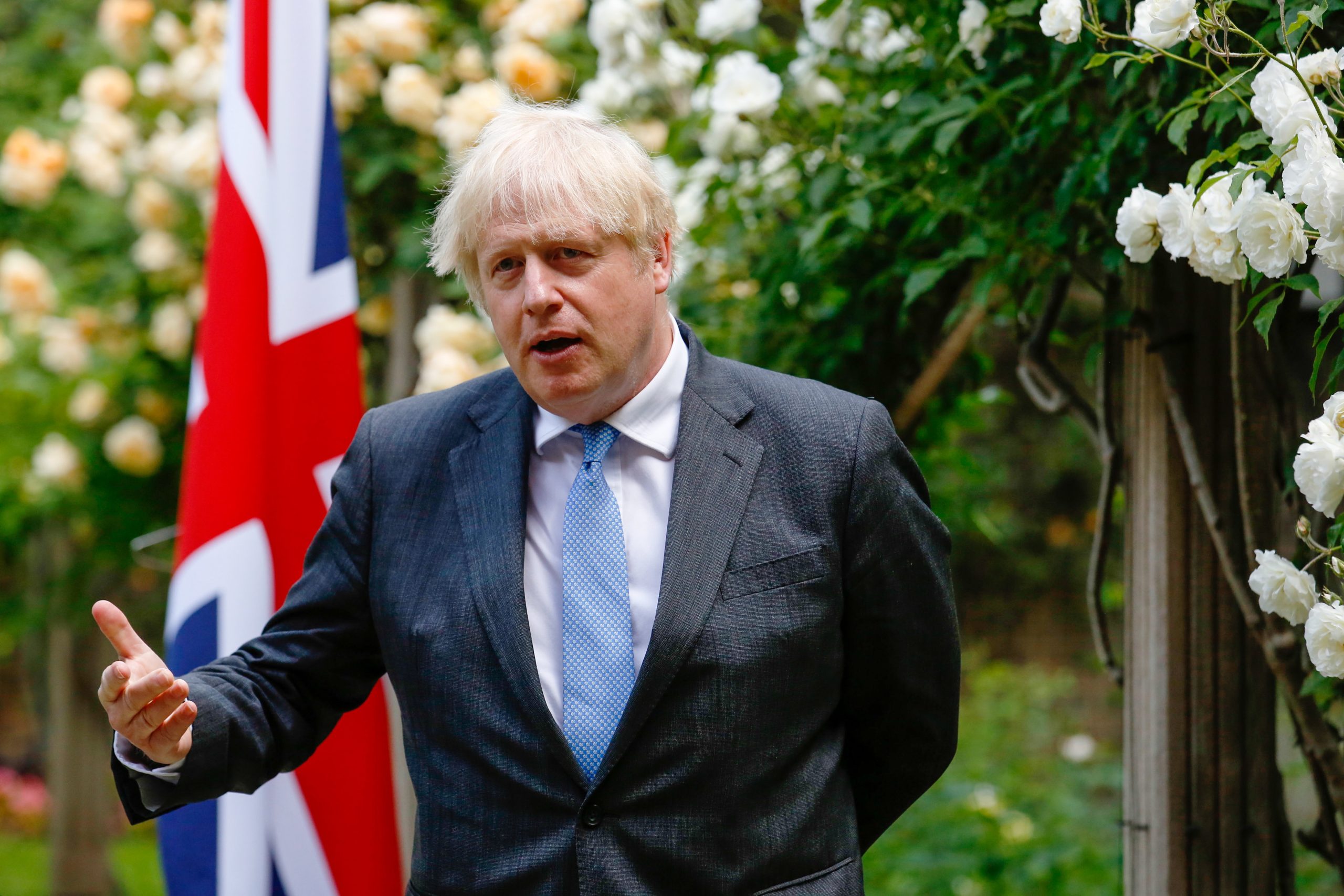 Boris Johnson pede “cautela” perante levantamento de restrições e reconhece que número de infeções vai aumentar
