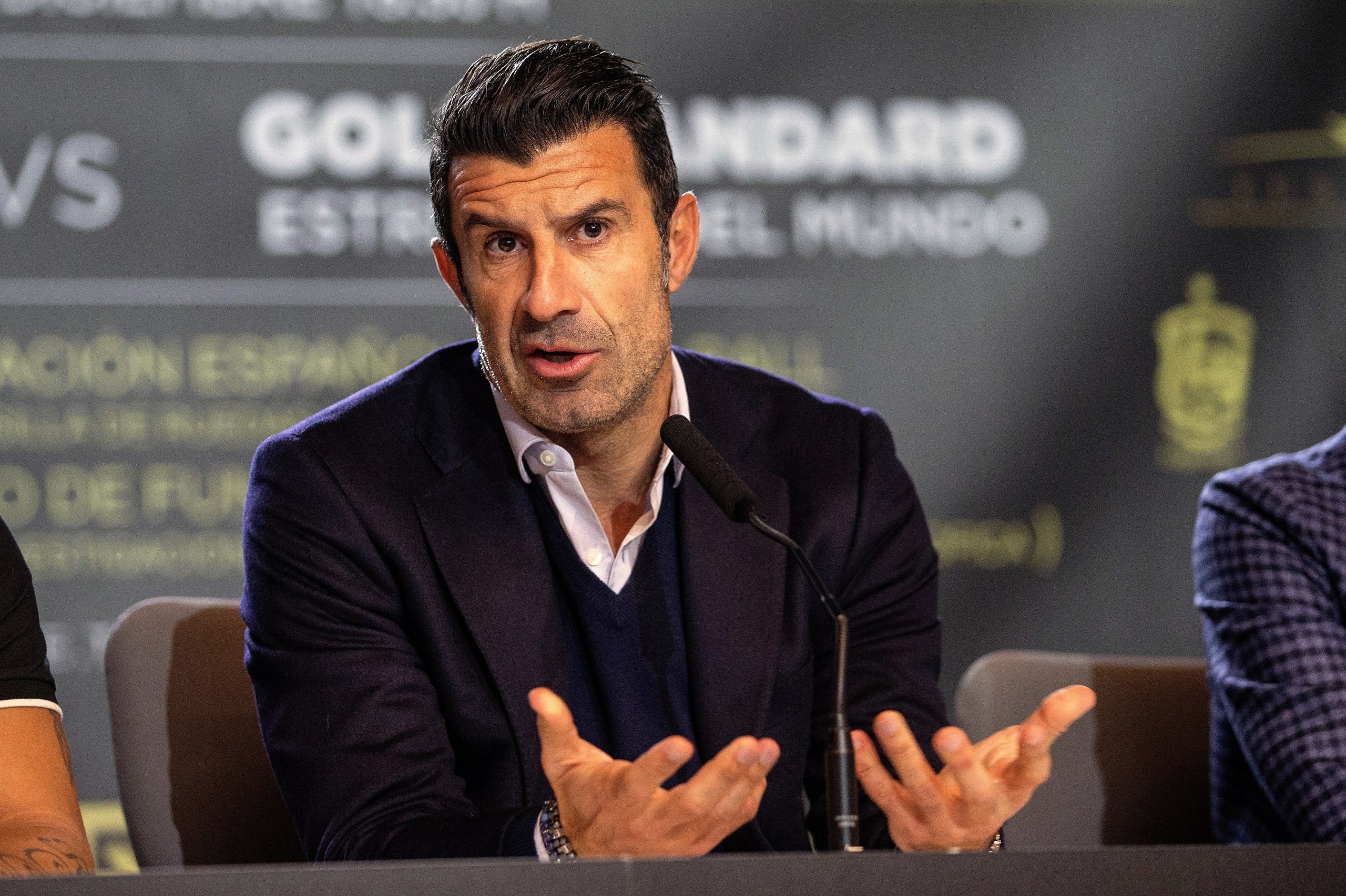 Luís Figo diz que saída de Messi do FC Barcelona será “outro momento histórico”