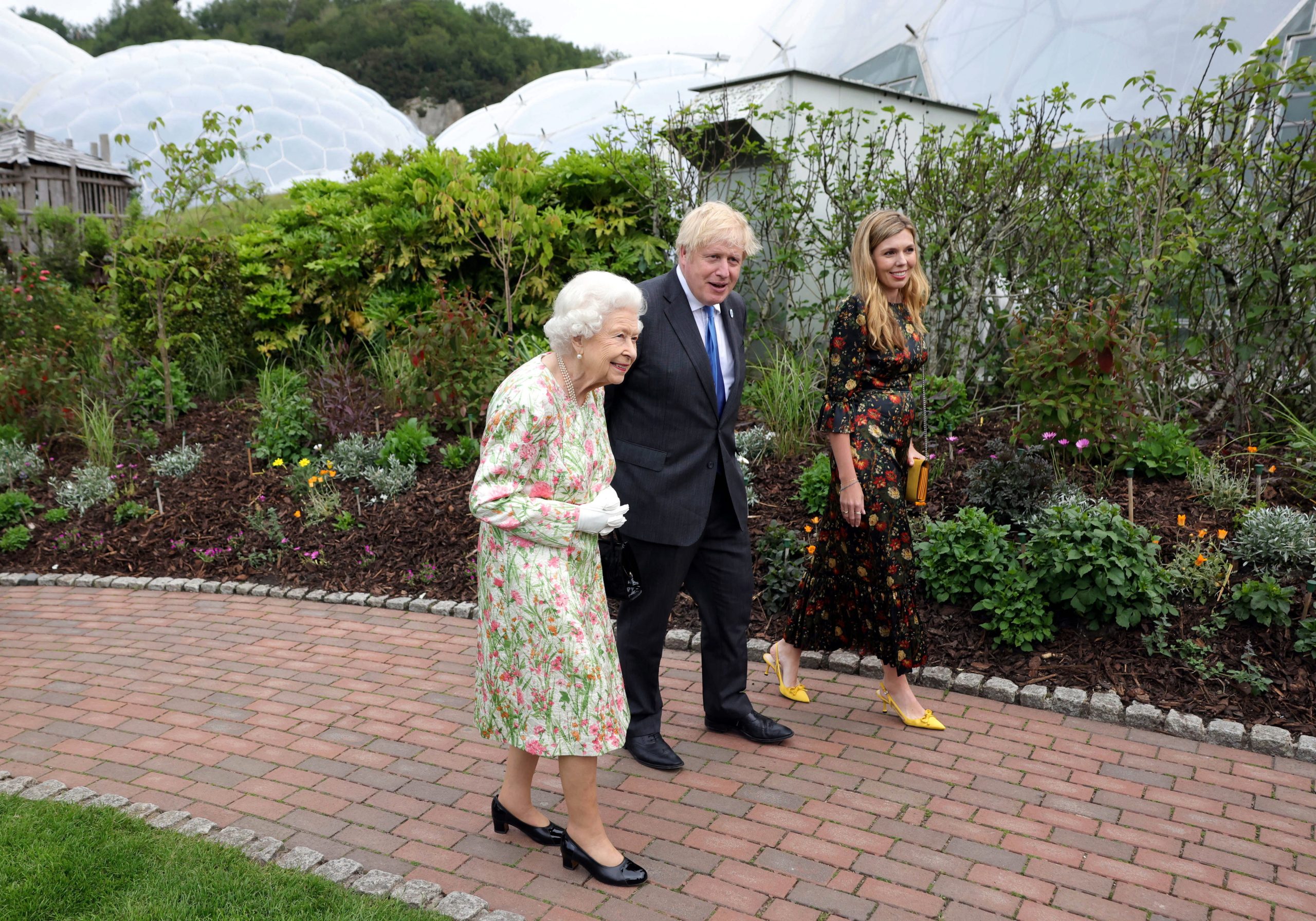 Boris Johnson enaltece “inspirador sentido de dever” demonstrado pela Rainha Isabel II