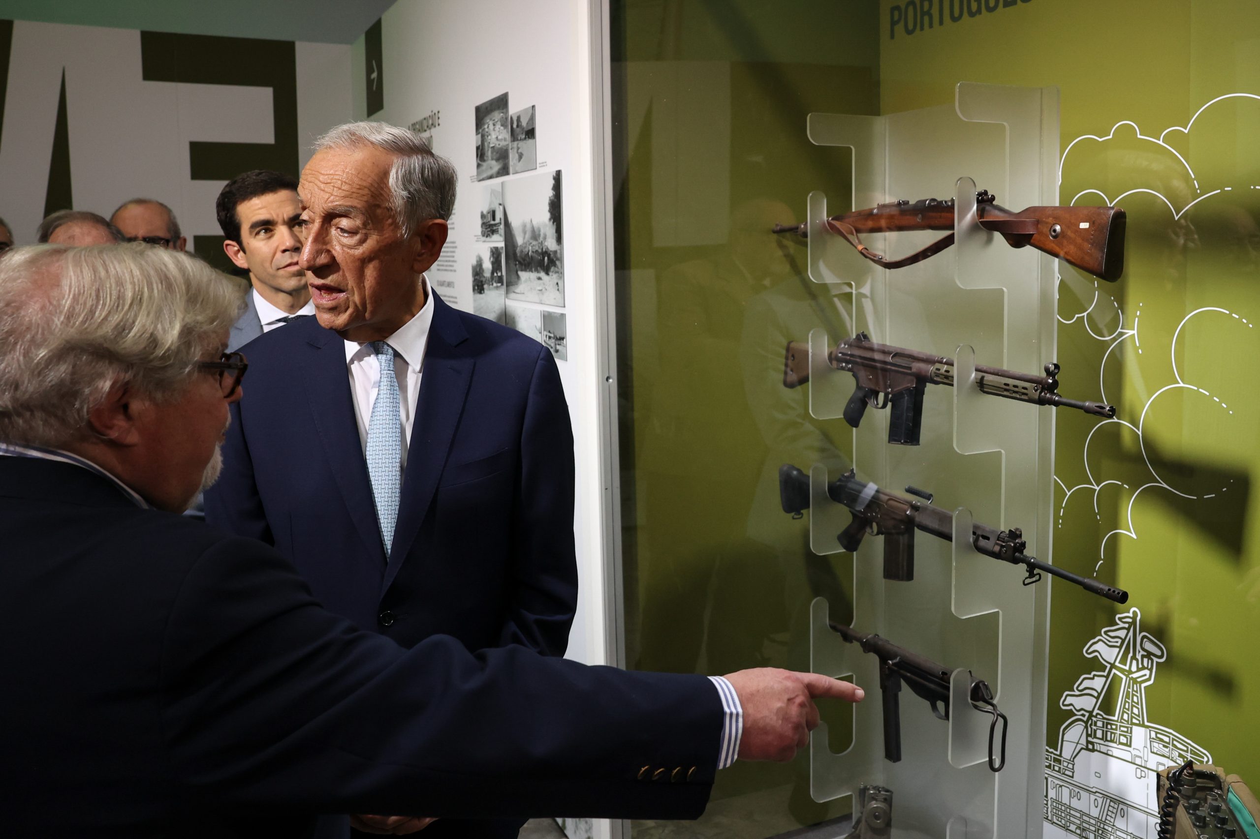 Celebrações dos 50 anos do 25 de Abril começaram com Governo de esquerda e acabam com Governo de direita, lembra Marcelo