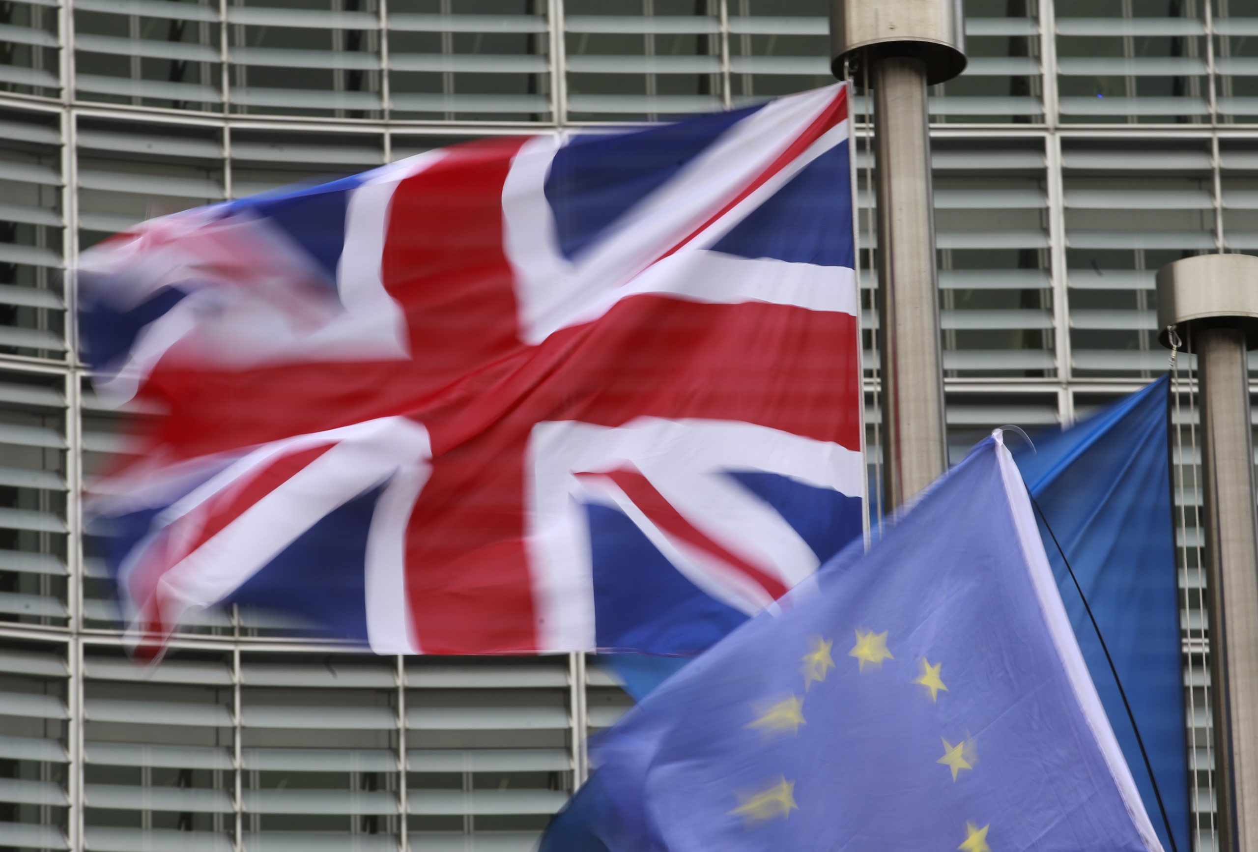 Brexit: Falta de acordo poderá forçar britânicos a pedir Visto Gold para viver em Portugal