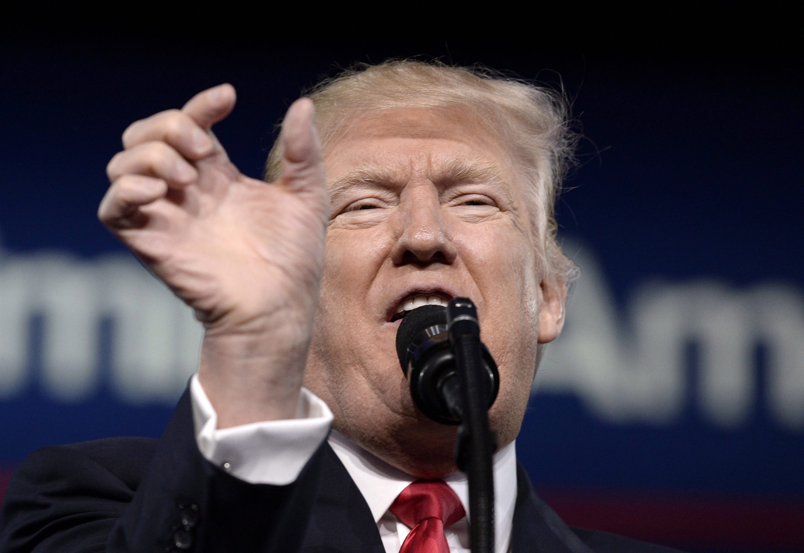Donald Trump faz avanços na eliminação do plano de saúde de Obama