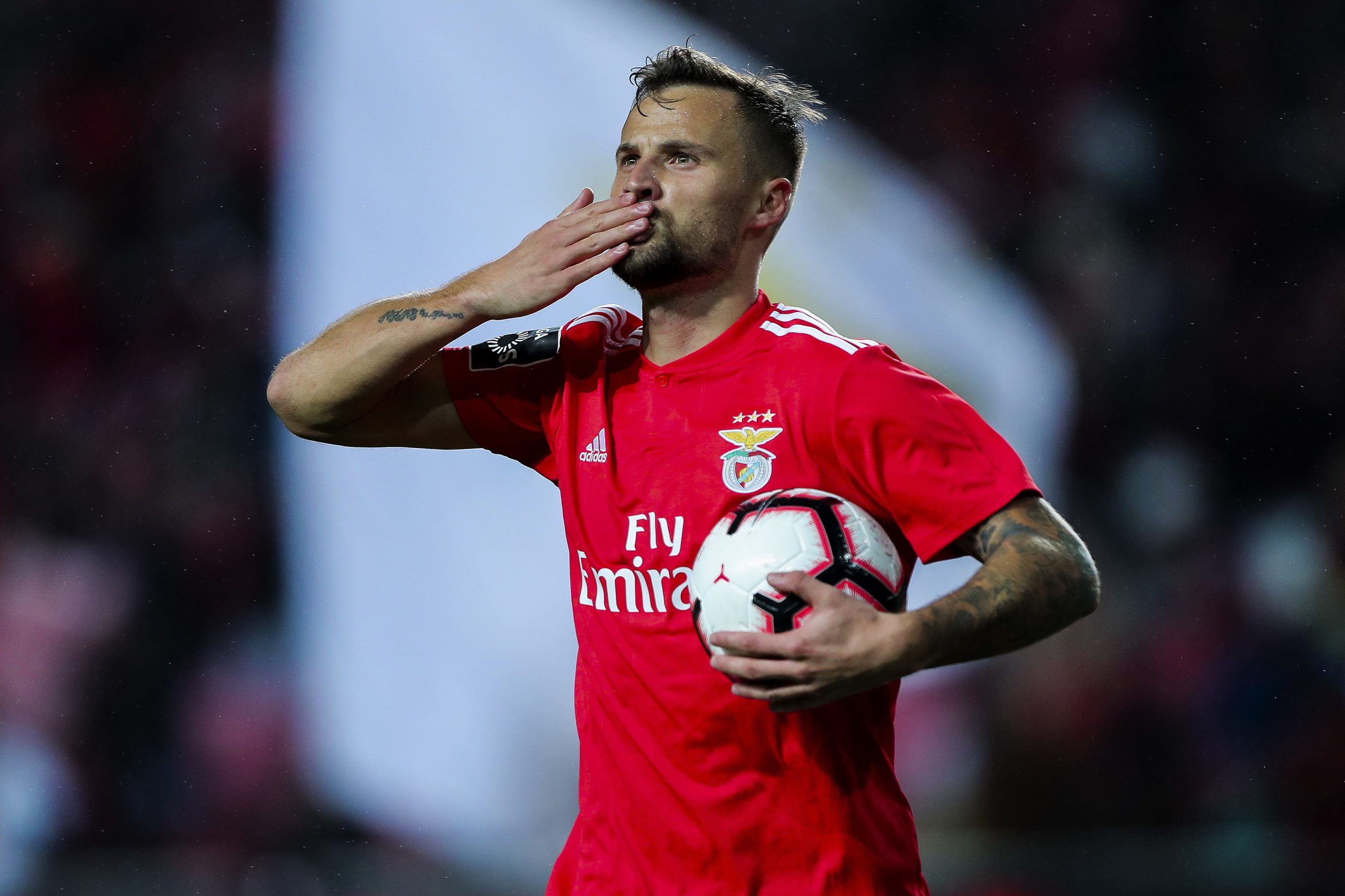 Benfica goleia Boavista na Luz