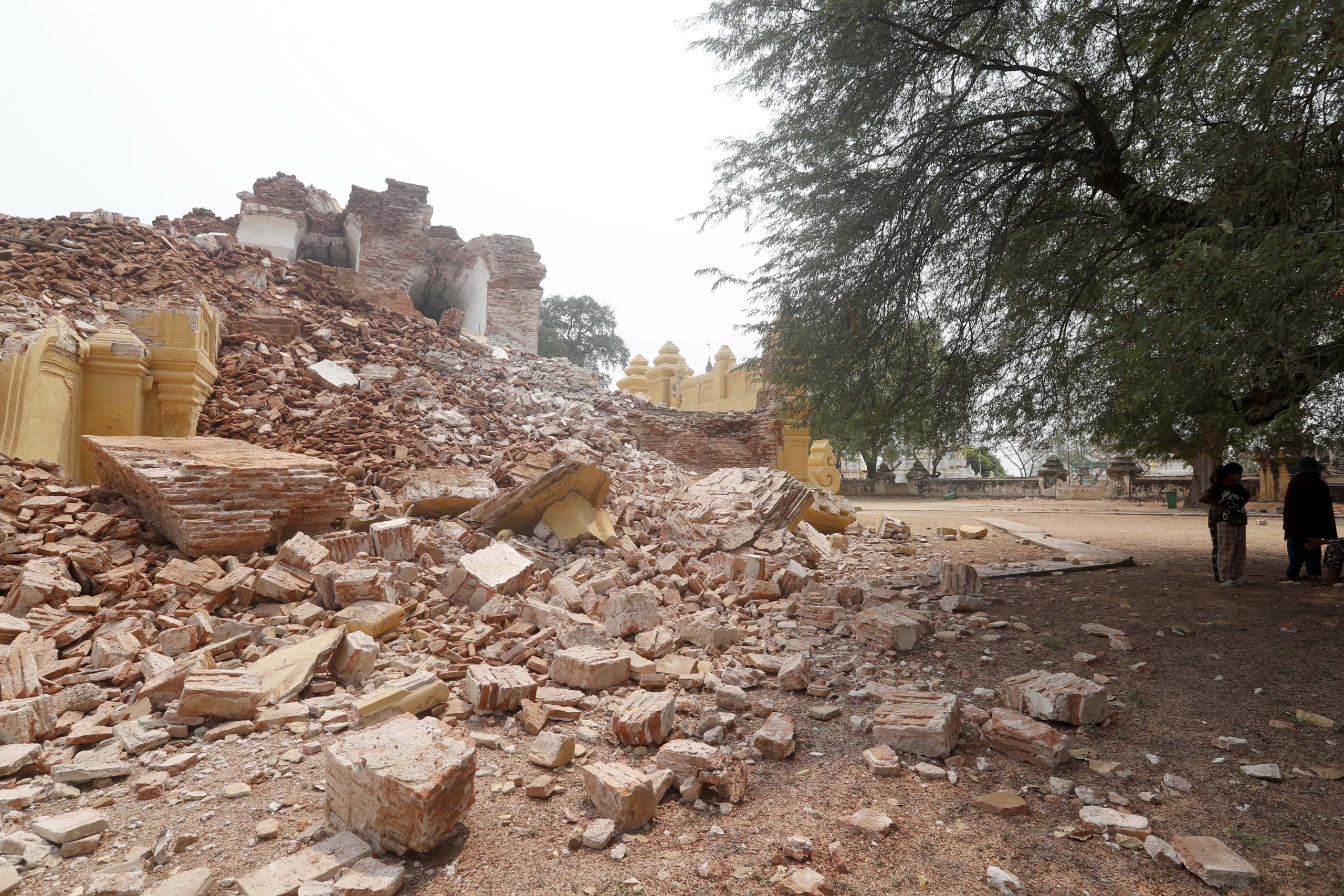 Junta militar eleva número de mortos devido ao sismo em Myanmar para 3.354