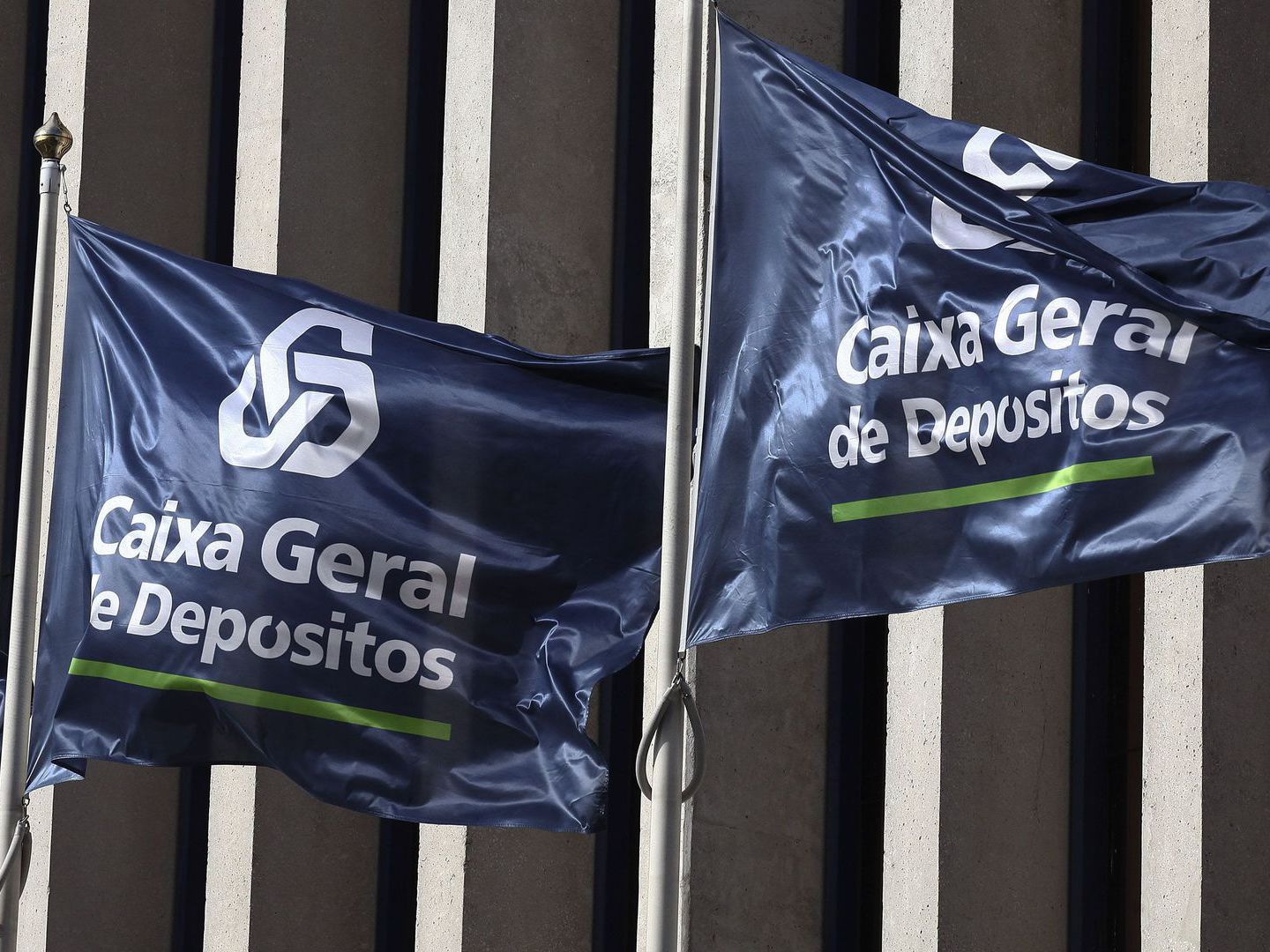 Inquérito Caixa. PSD aponta responsabilidades a Santos Ferreira e Vítor Constâncio
