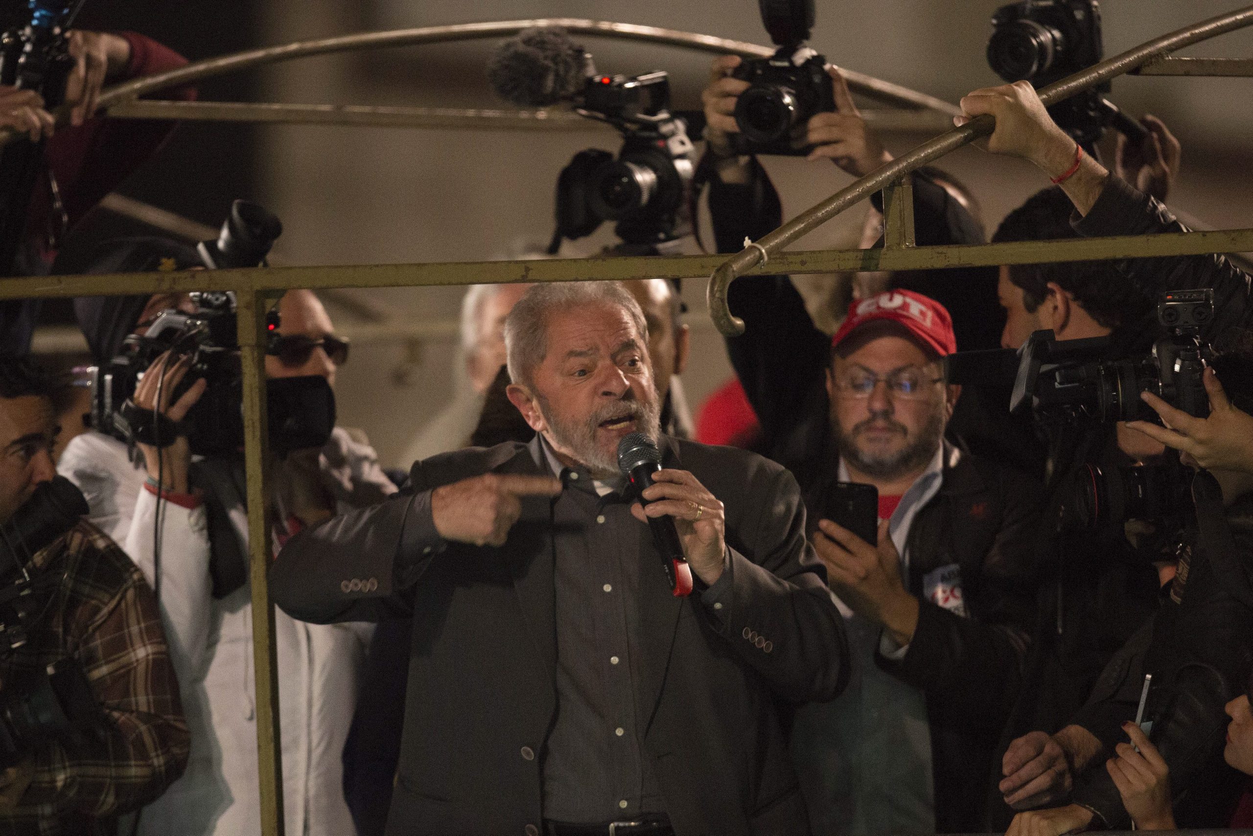 Lula, de rei a réu