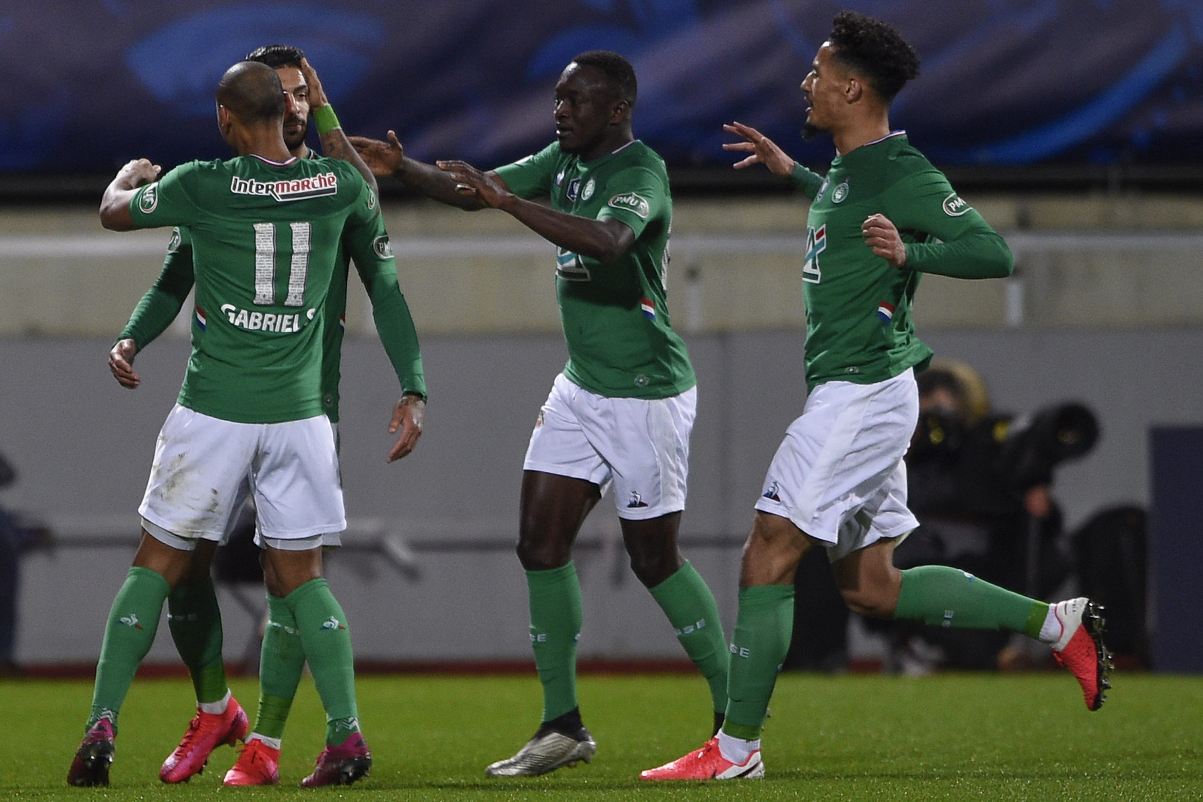 Saint-Étienne bate Rennes e marca encontro com PSG na final da Taça de França