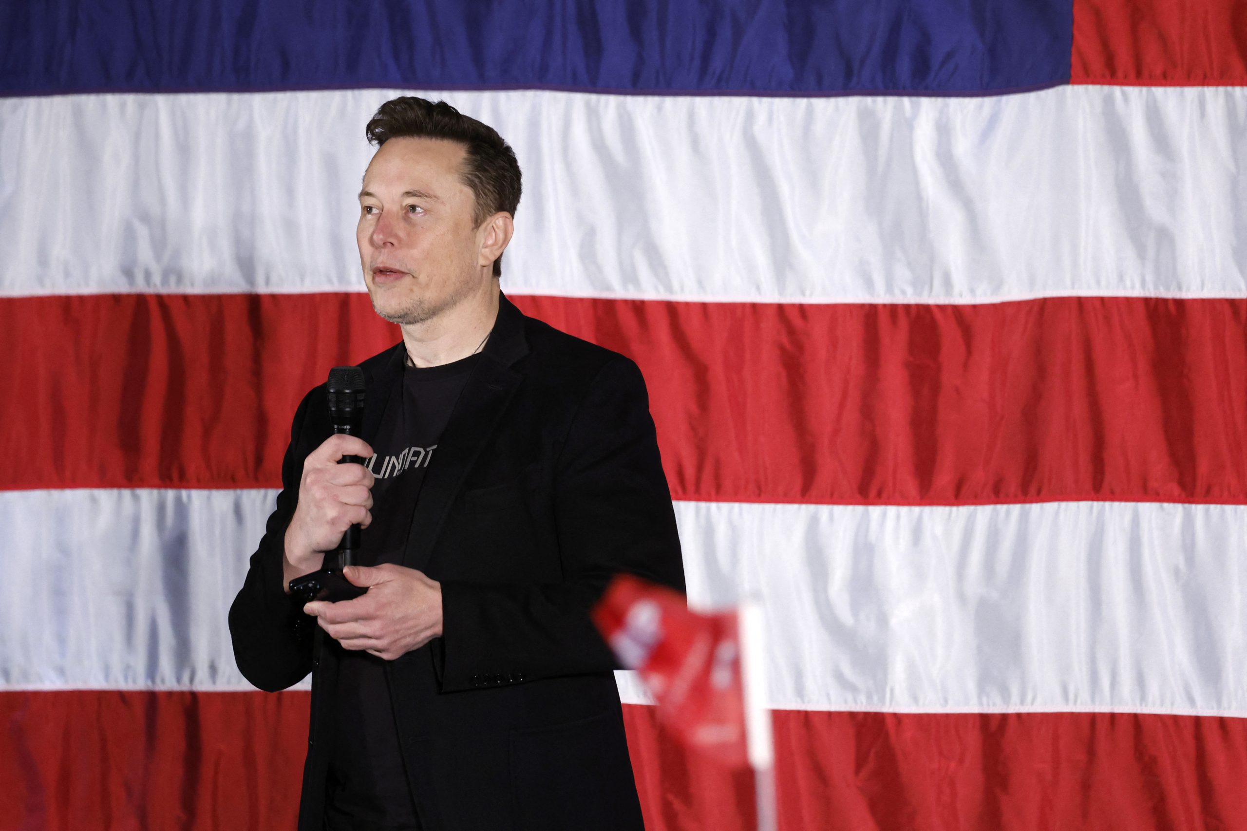 Depois de prometer que não ia apoiar qualquer um dos candidatos, Musk inicia eventos em apoio a Trump na Pensilvânia