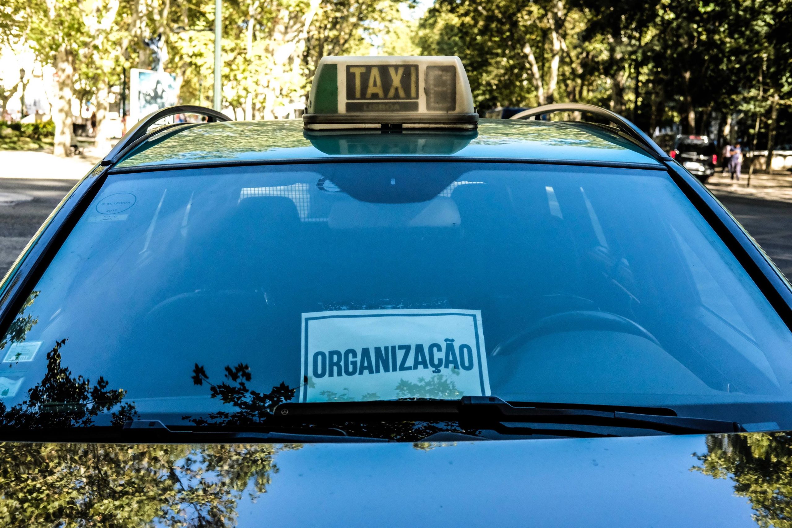 Taxistas querem reunião urgente com Marcelo e Costa e anunciam vigília em S. Bento