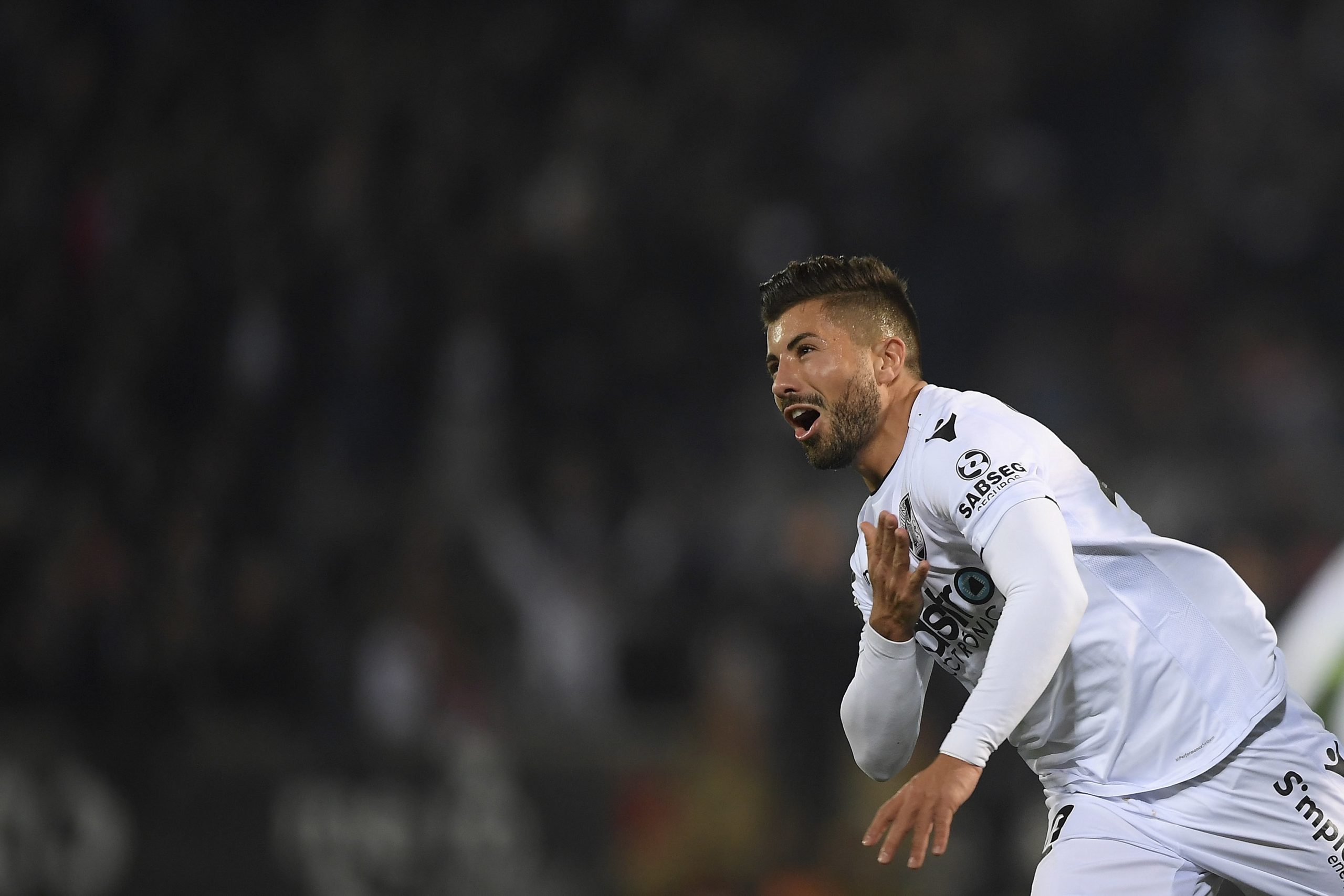 Sporting perde em Guimarães e cai para terceiro