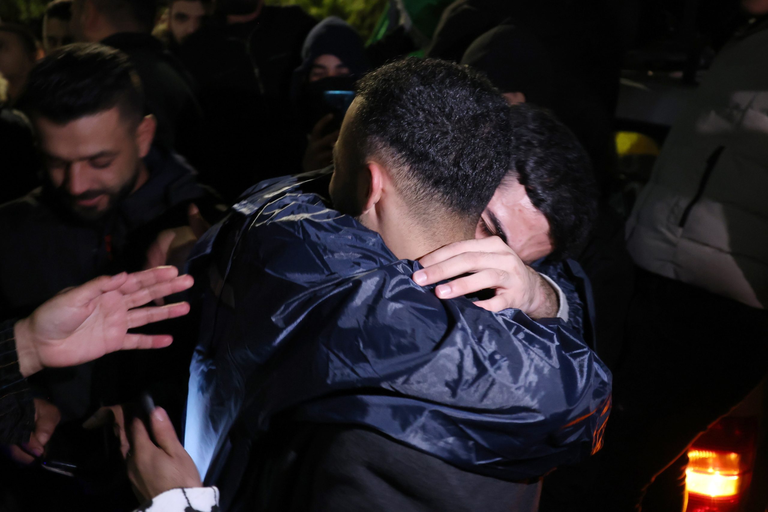 Libertados 30 presos palestinianos no quinto dia de cessar-fogo