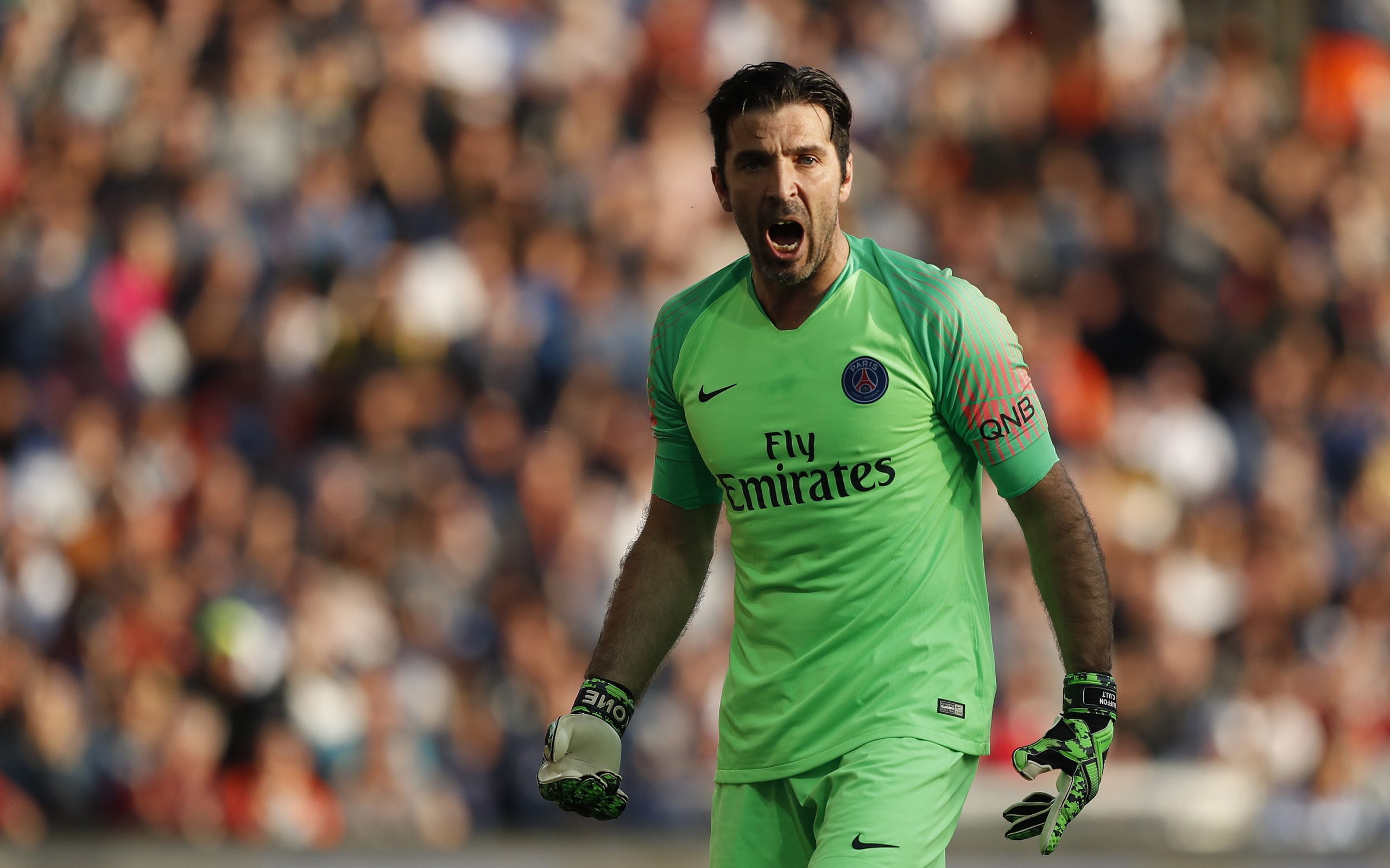 Buffon deixa Paris Saint-Germain um ano após ter chegado a França