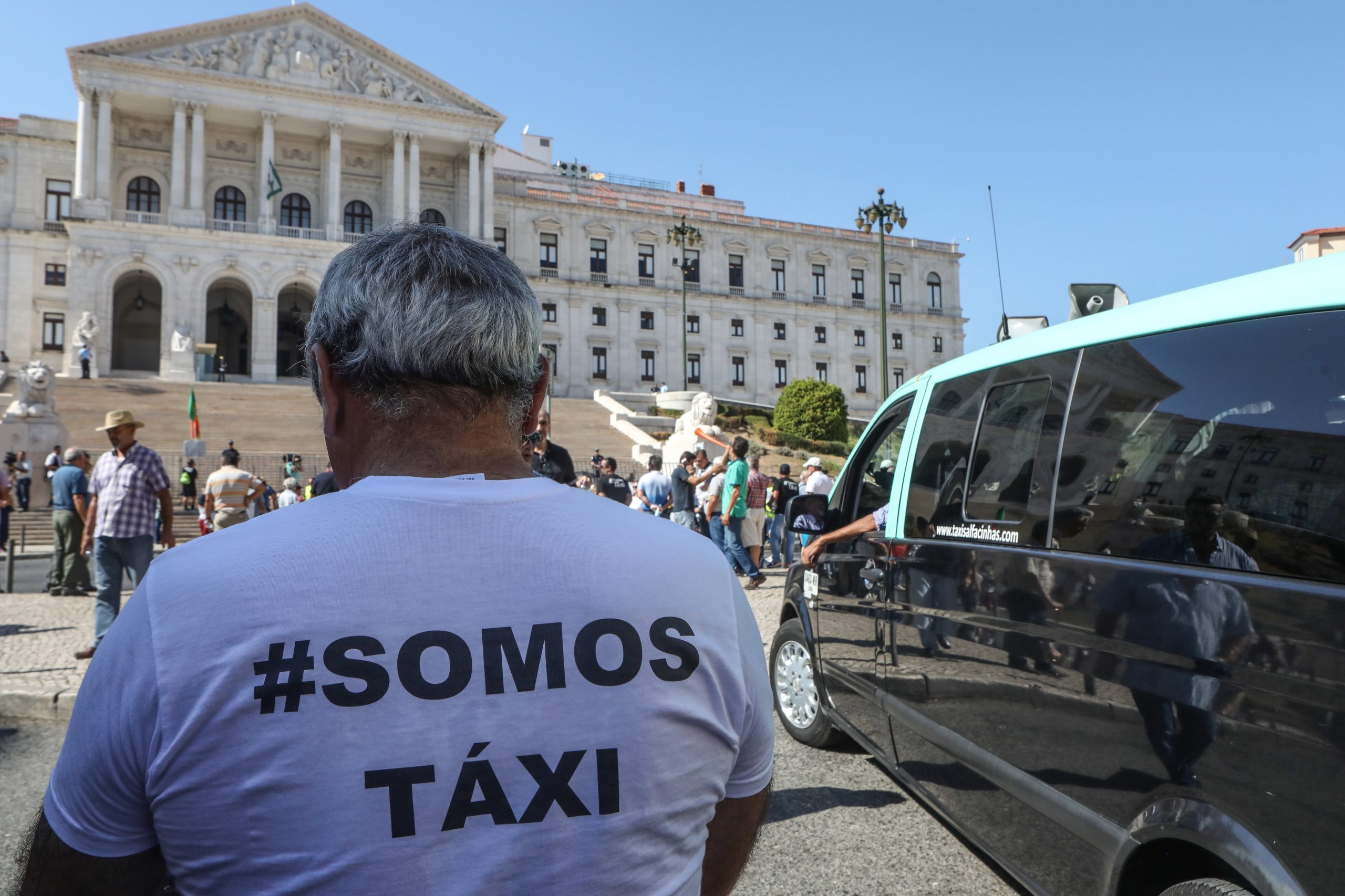 Táxis. Costa recusa voltar a mexer na lei e destaca “direitos exclusivos” do setor