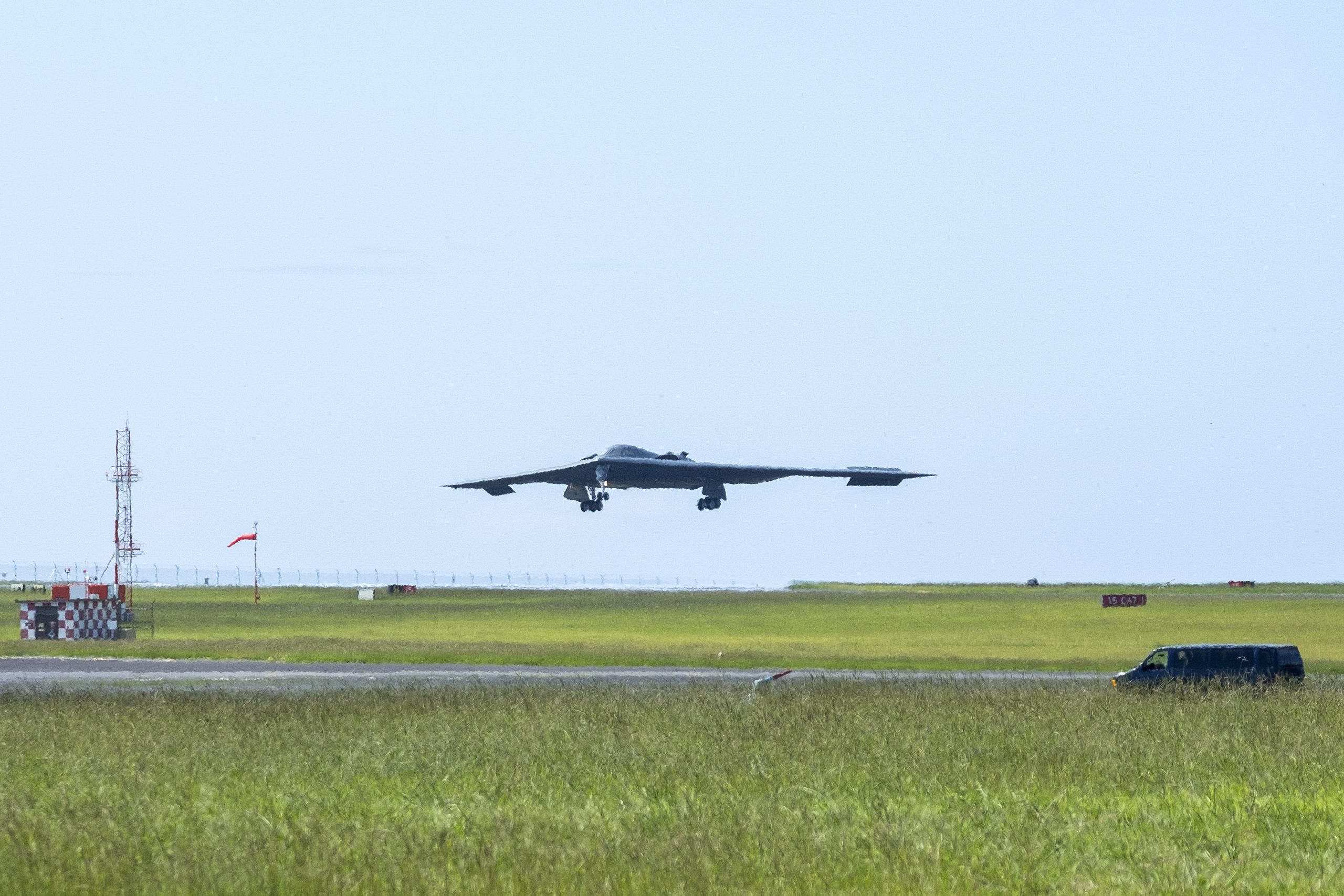 Bombardeiros B2 param pela segunda vez na base das Lajes em menos de um ano