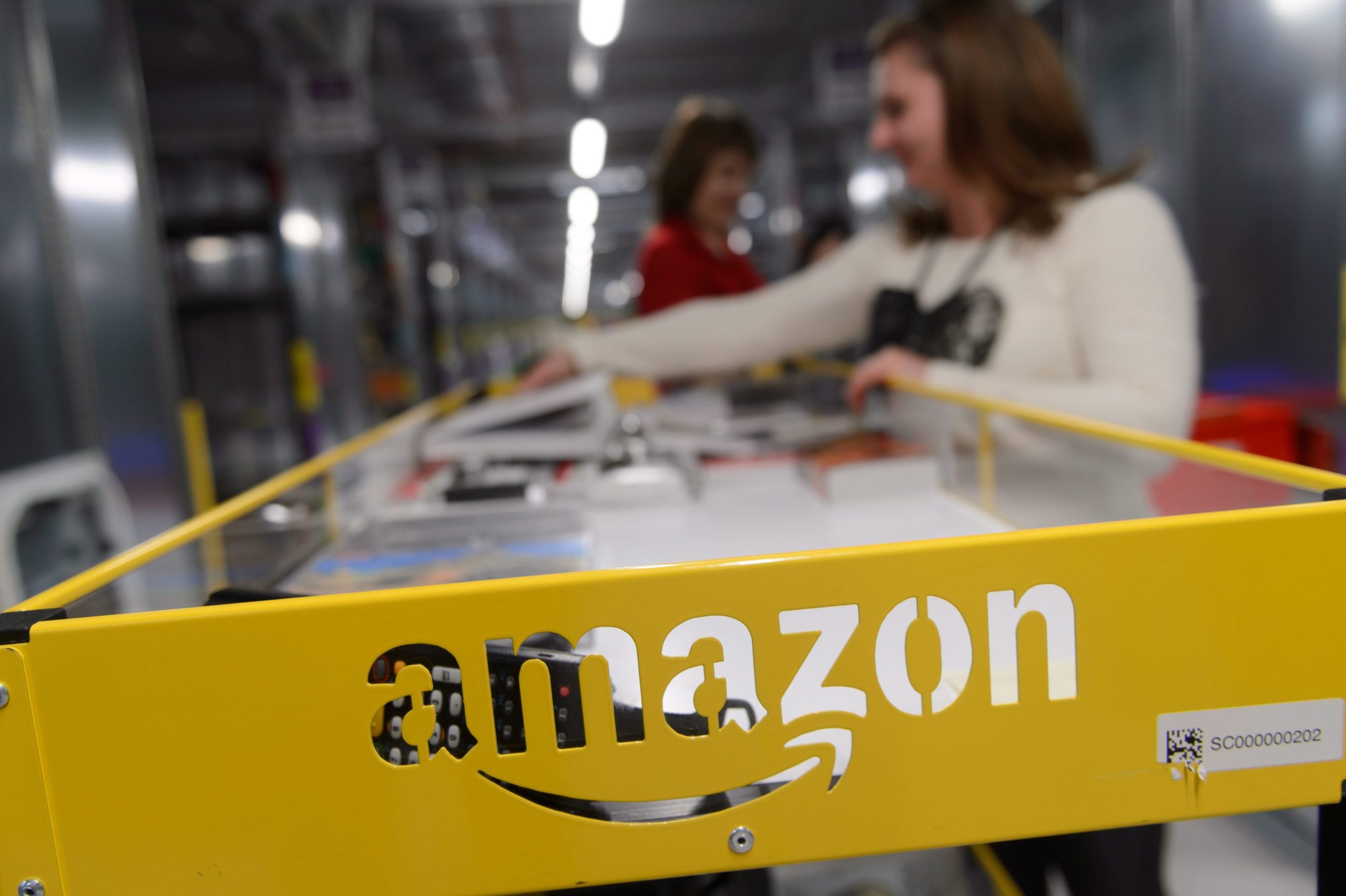 SEUR falha entregas de Natal da Amazon. Transportadora justifica-se com o maior aumento de encomendas da Península Ibérica