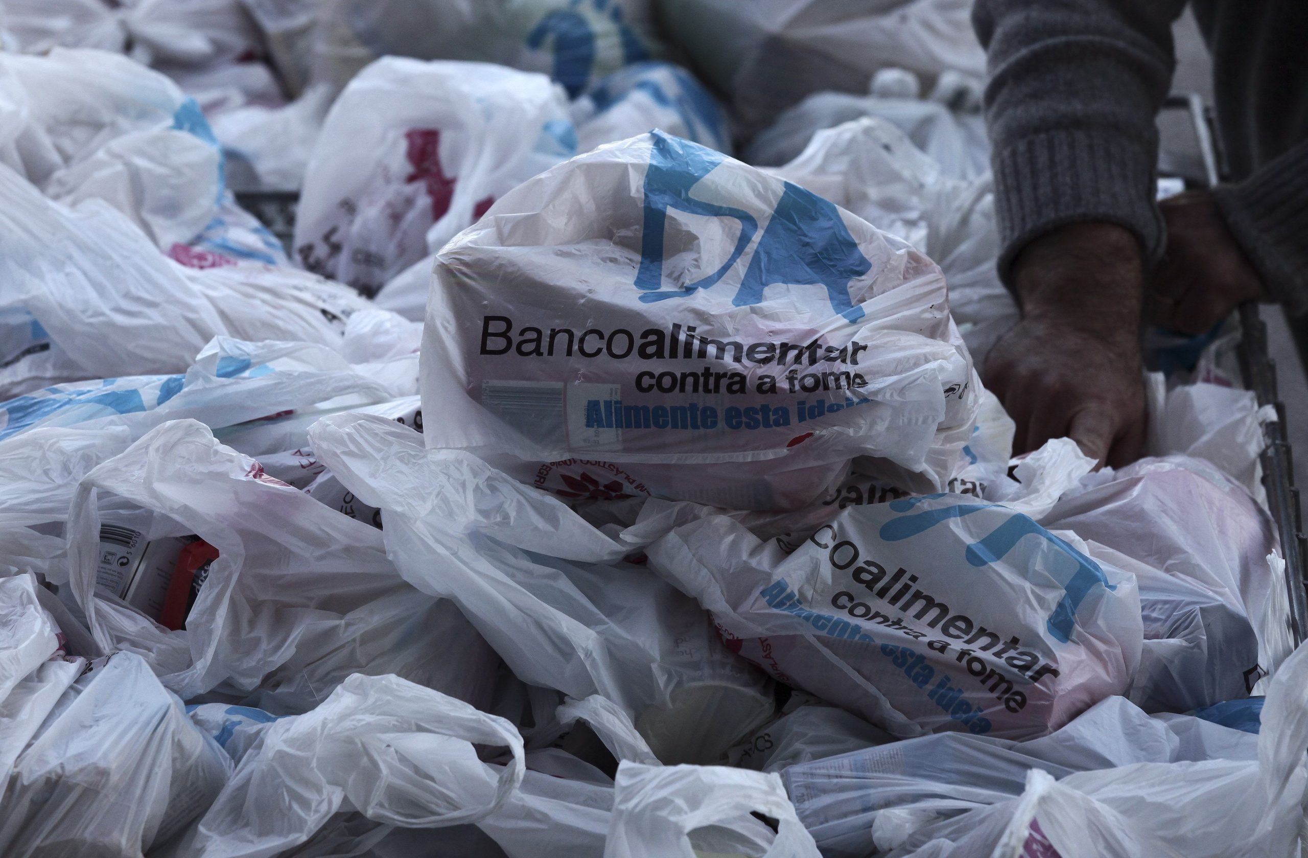 Agricultores do Alentejo e empresas doam trigo, farinha e massa ao Banco Alimentar