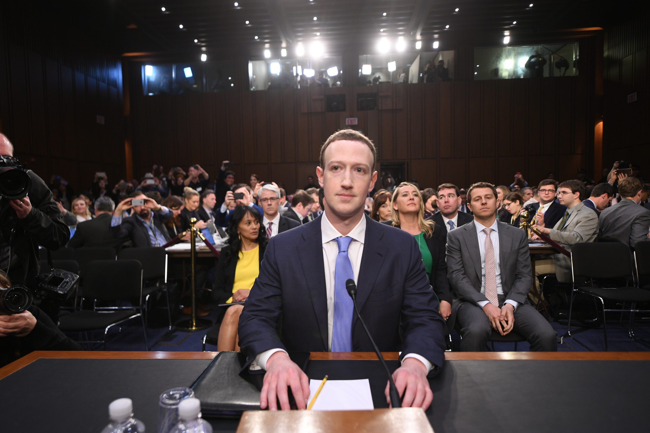 Facebook: Zuckerberg inicia hoje audições no Congresso norte-americano. Acompanhe aqui