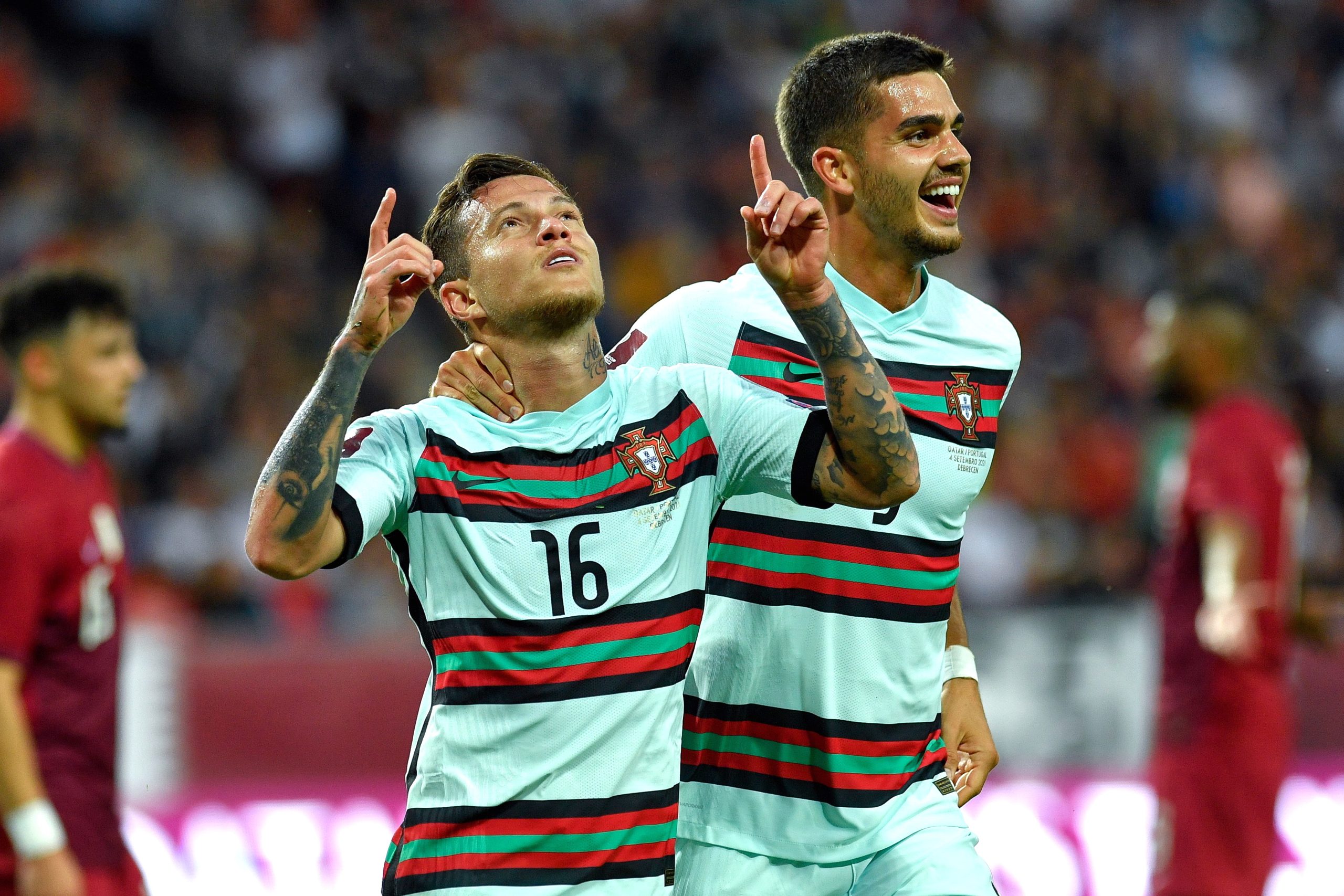 Como Deco, Liedson e Makukula. Otávio estreia-se pela seleção a marcar