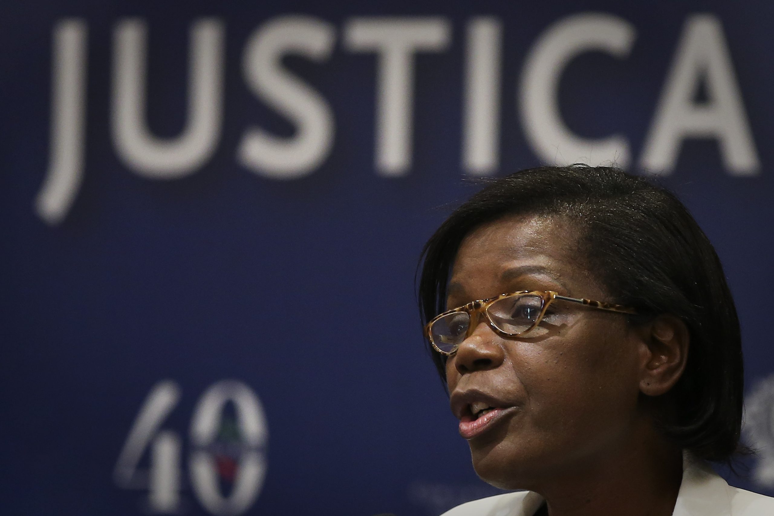 Ministra da Justiça reconhece necessidade de alterar sistema de custas judiciais