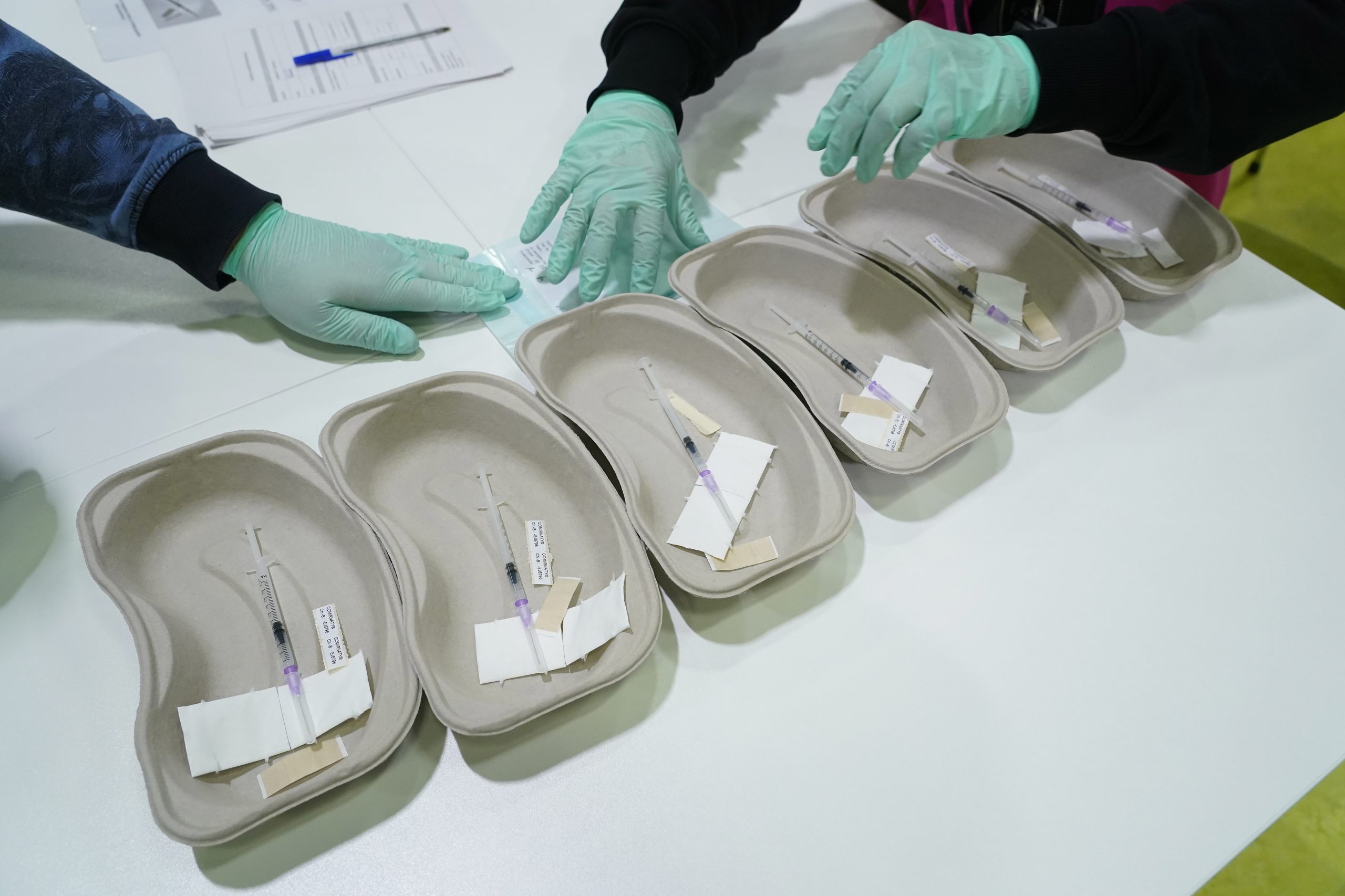 China oferece 500 mil doses de vacina ao Paquistão