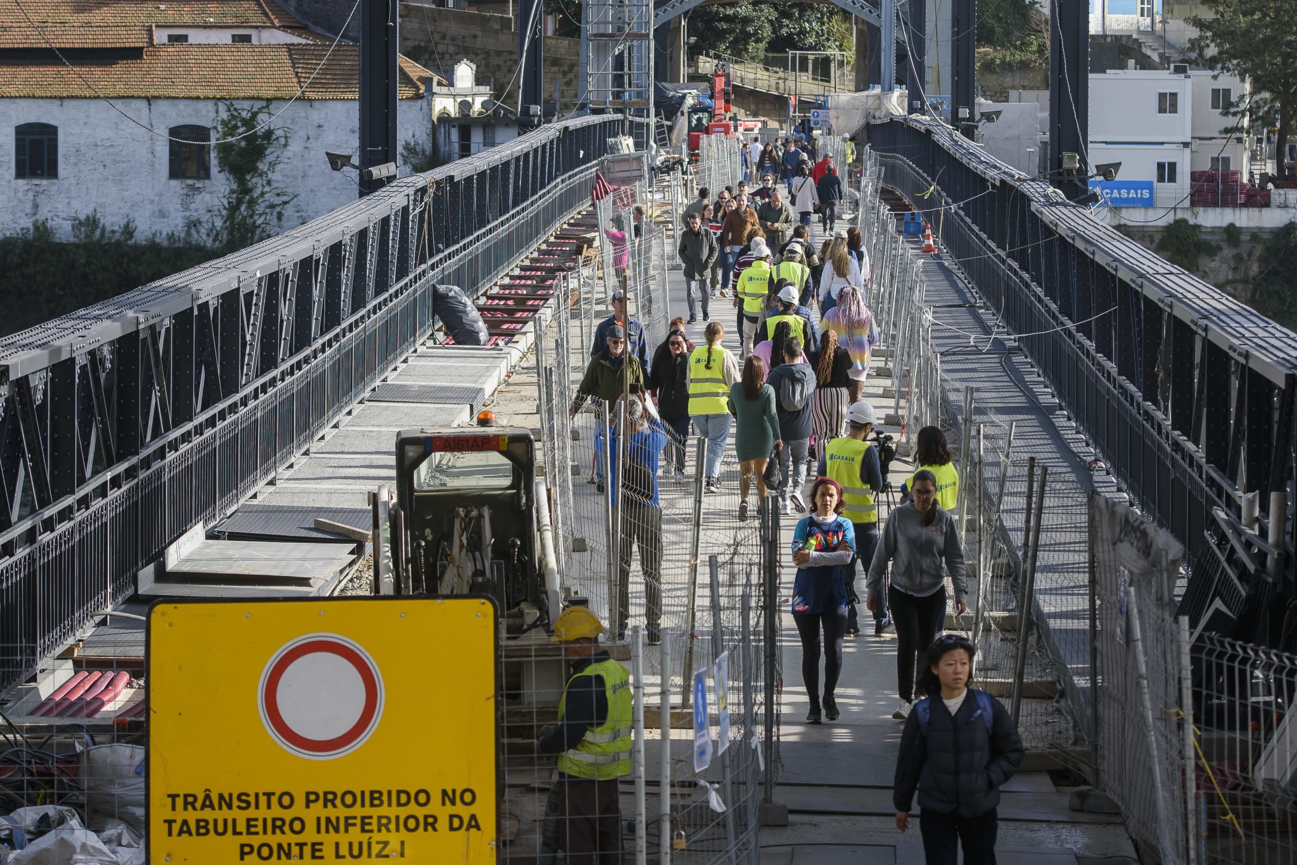 Tabuleiro da Ponte Luiz I entre Porto e Gaia reabre hoje ao trânsito