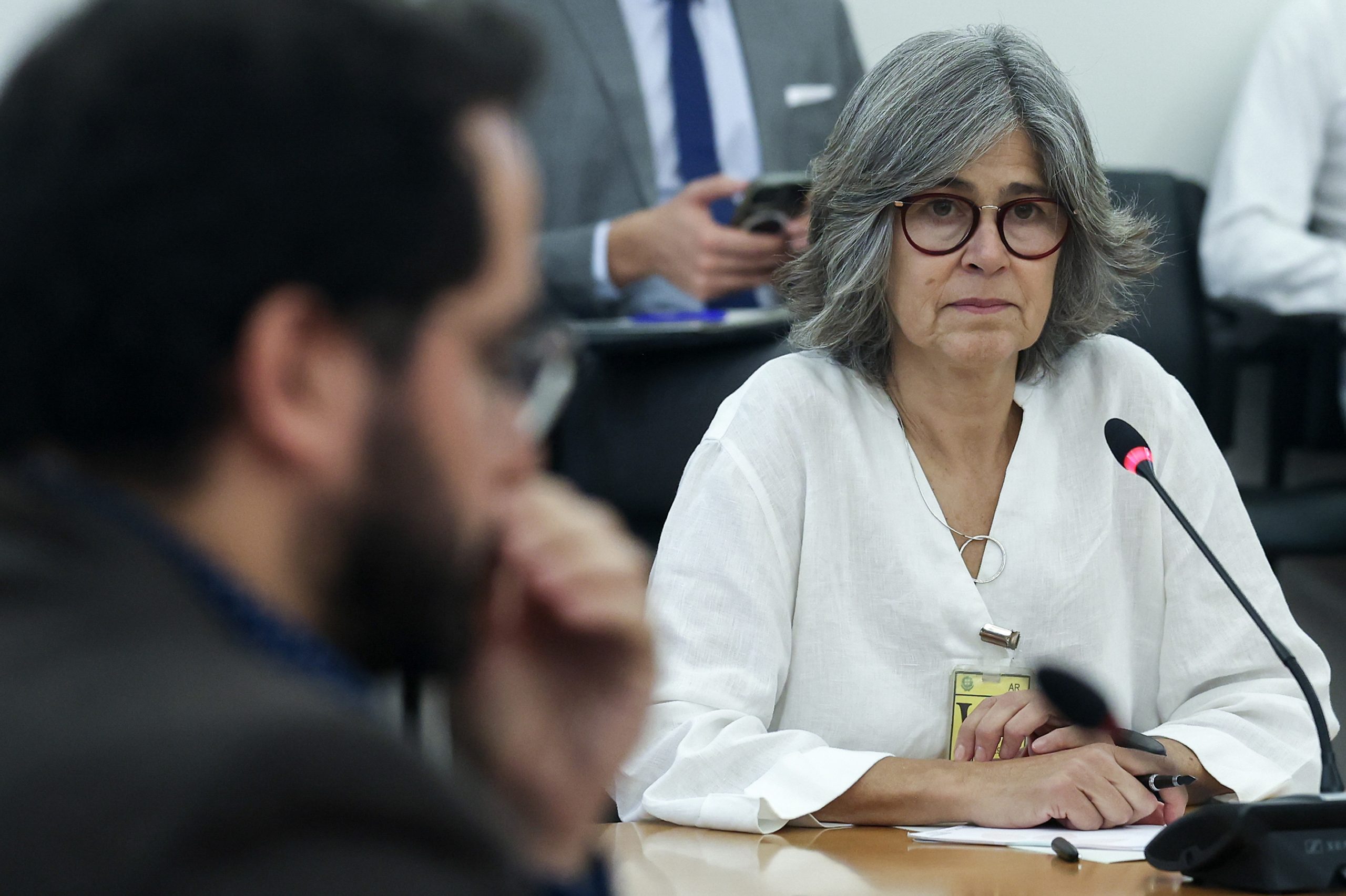 Administração do medicamento implica “vigilância muito apertada”, diz neuropediatra