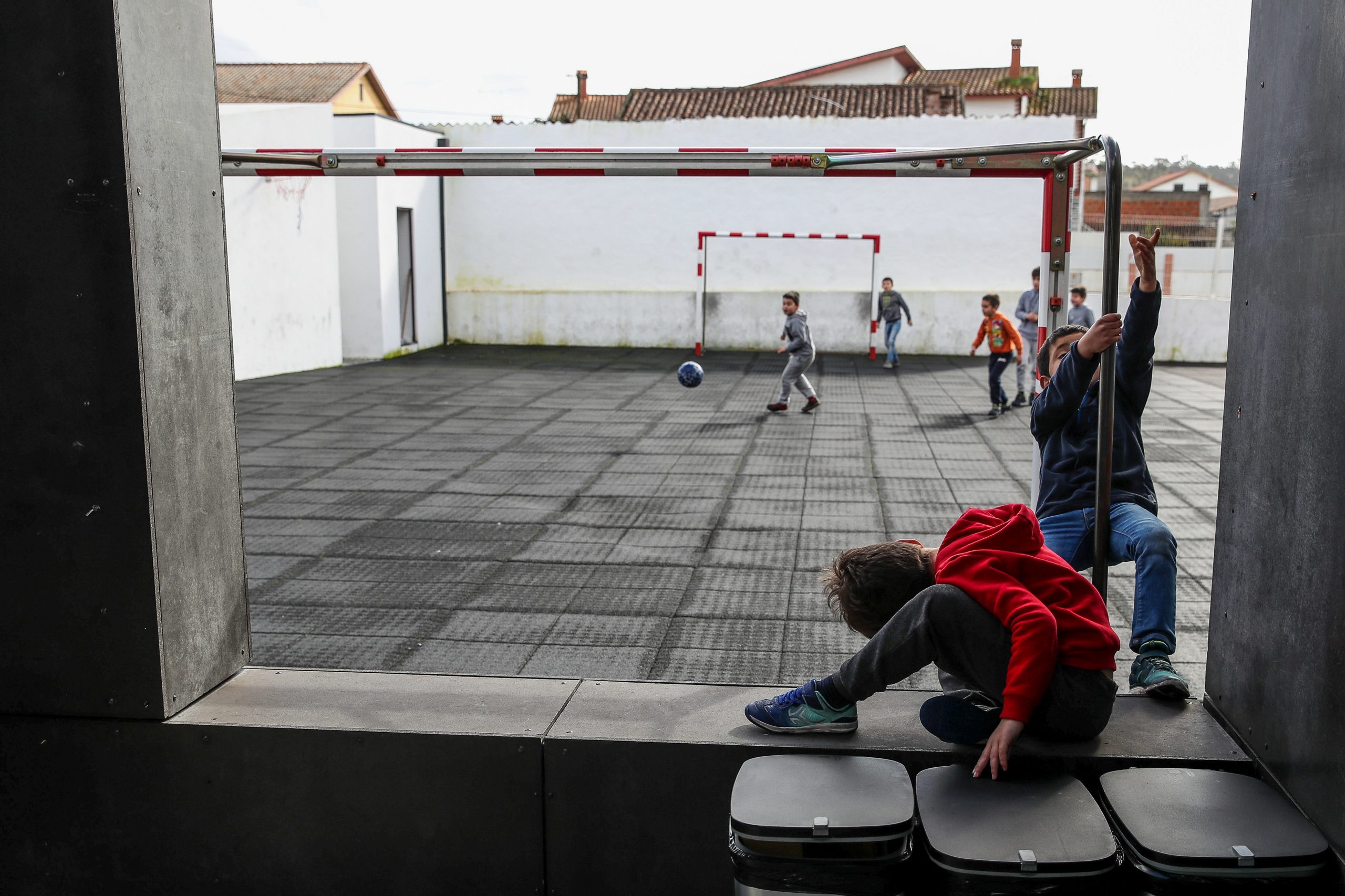 Covid-19: Escolas de acolhimento recebem filhos de familias com profissões essenciais