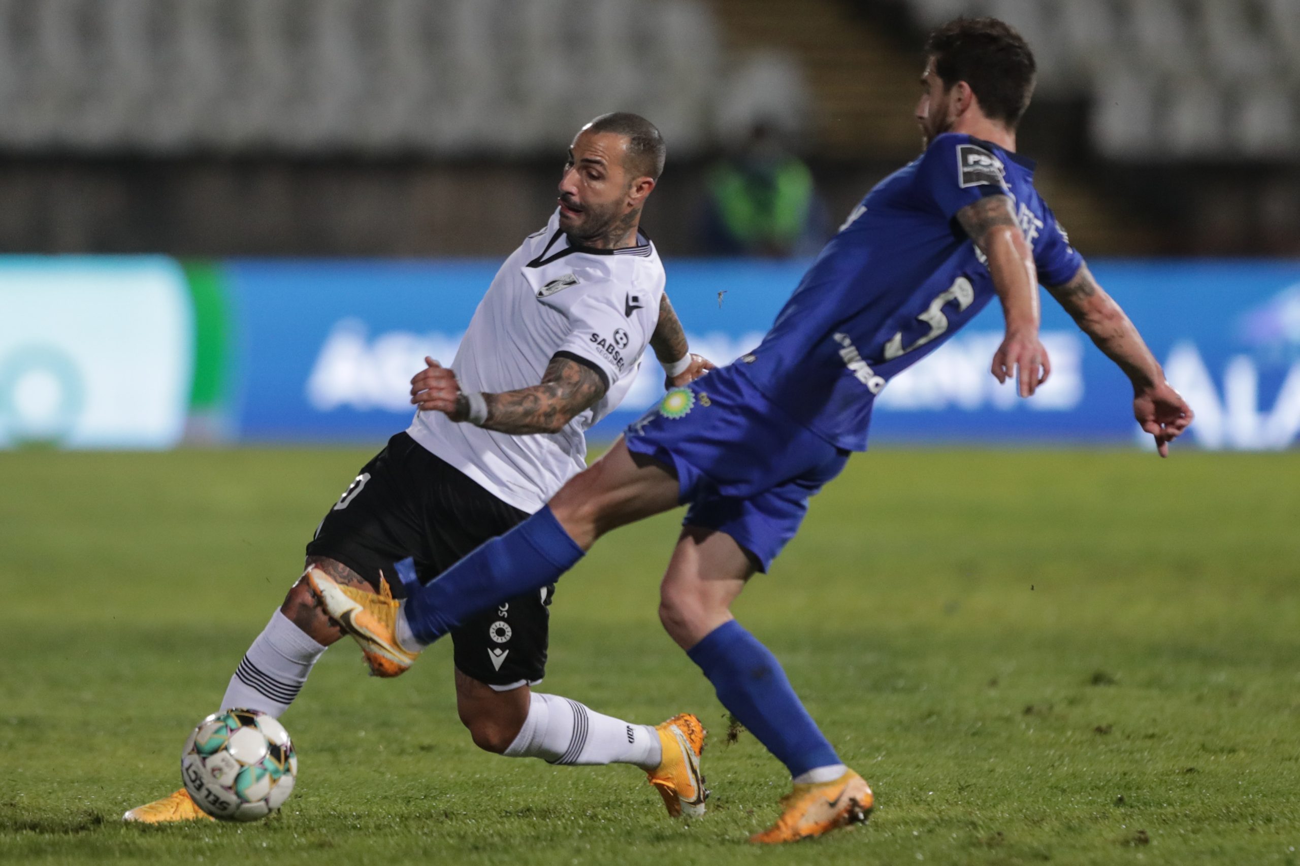 Vitória de Guimarães mantém invencibilidade fora com empate no Jamor