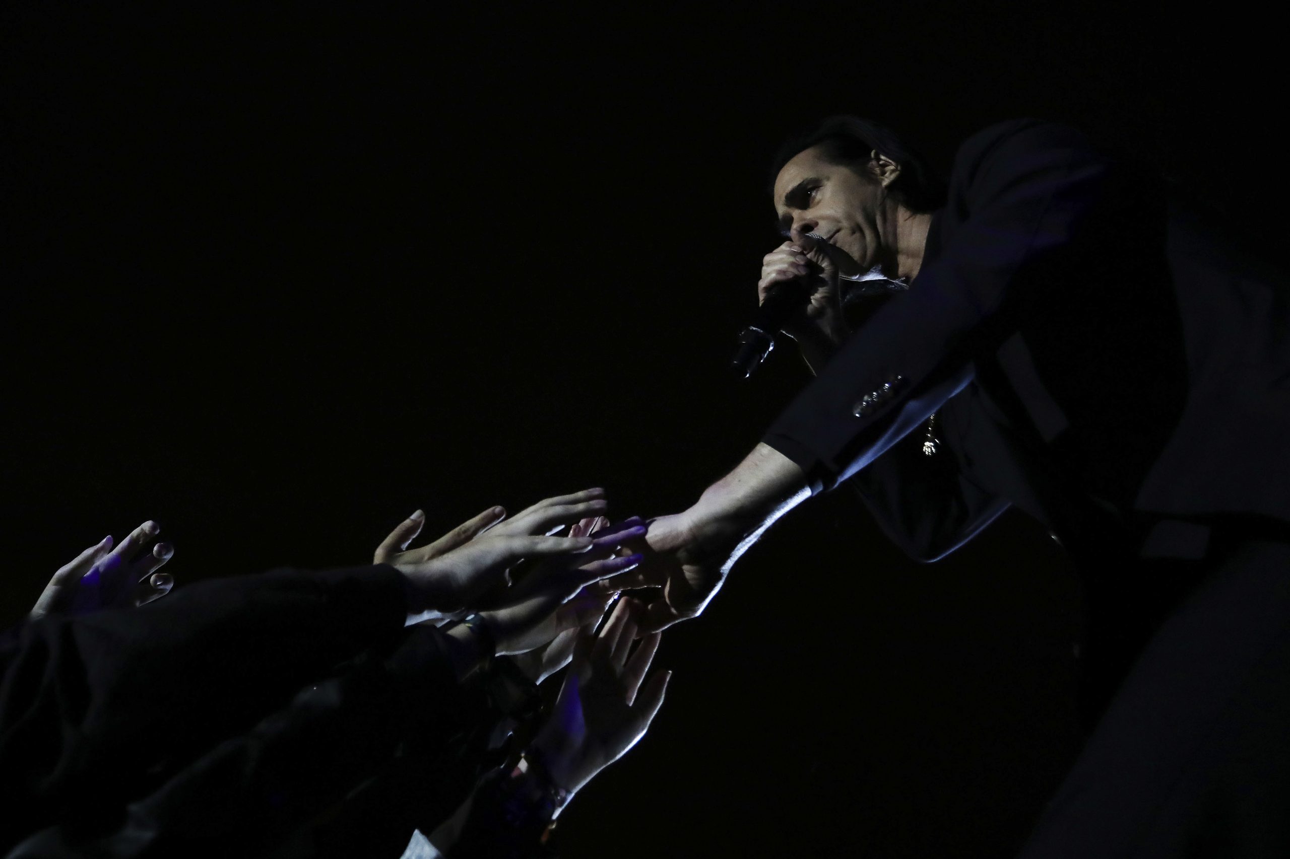 Com saudades de Nick Cave? Concerto do australiano vai ser disponibilizado em ‘streaming’ no dia 23 de julho