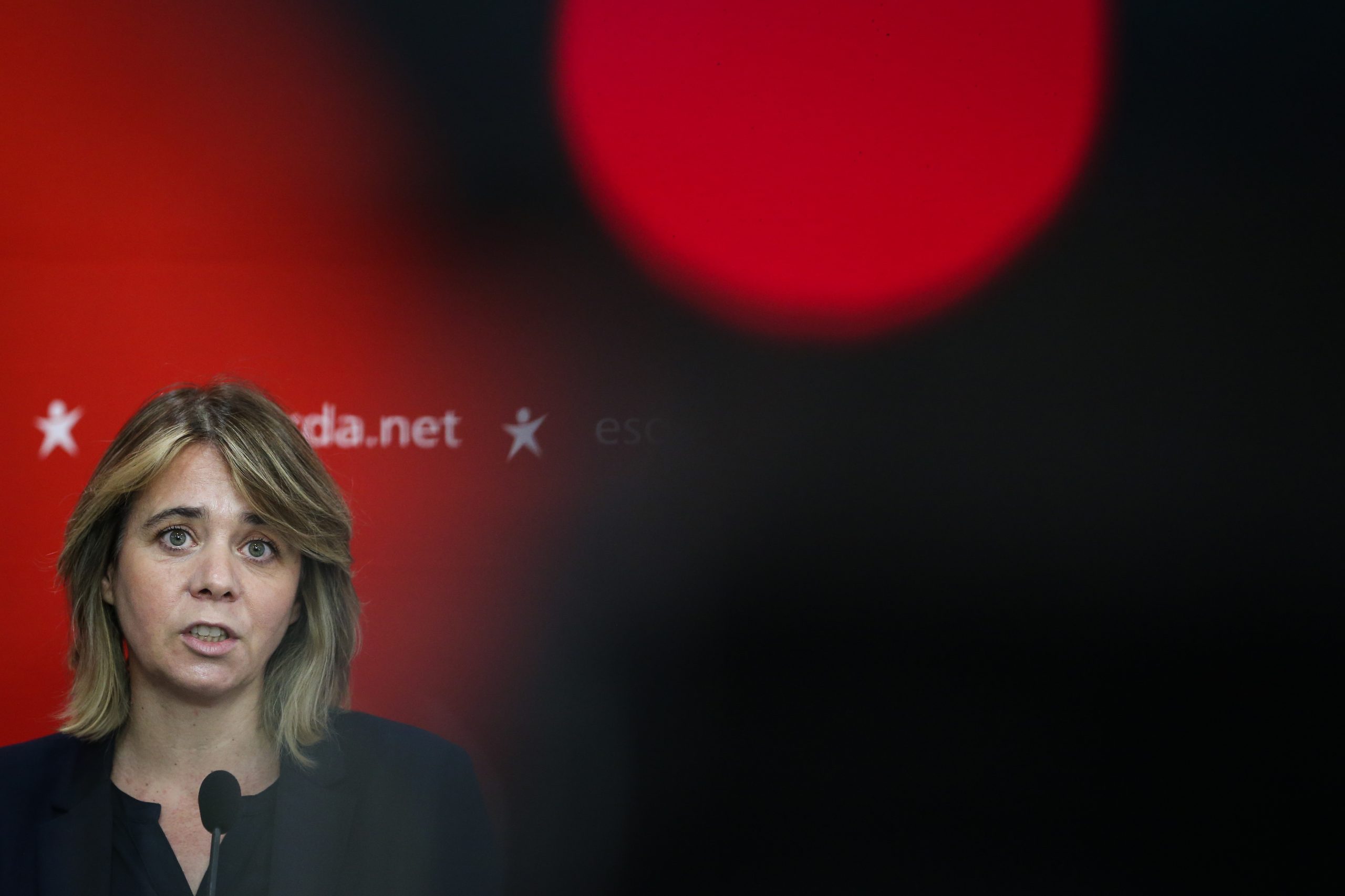 Legislativas: Catarina Martins pede acordo para que os salários e direitos laborais “sejam levados a sério”