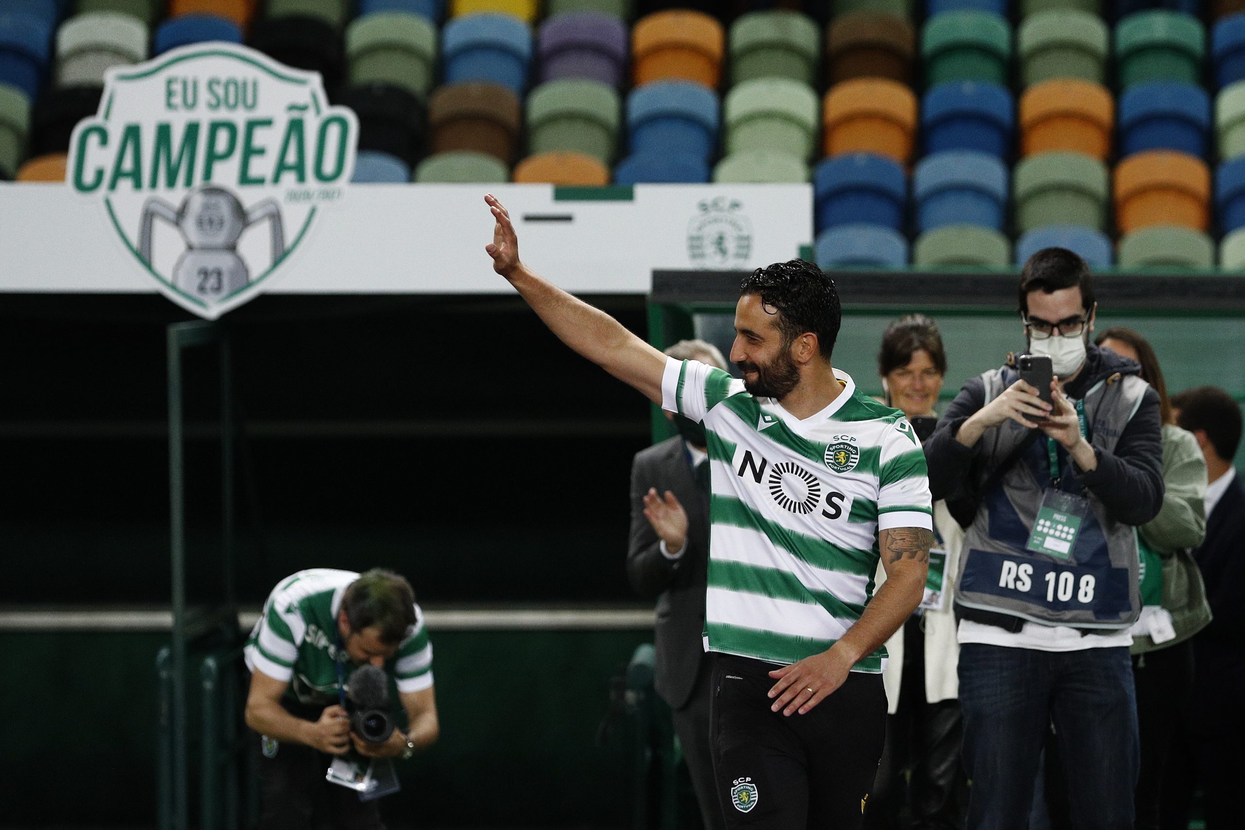 Sporting já treinou com bola depois de testes físicos e exames médicos de manhã