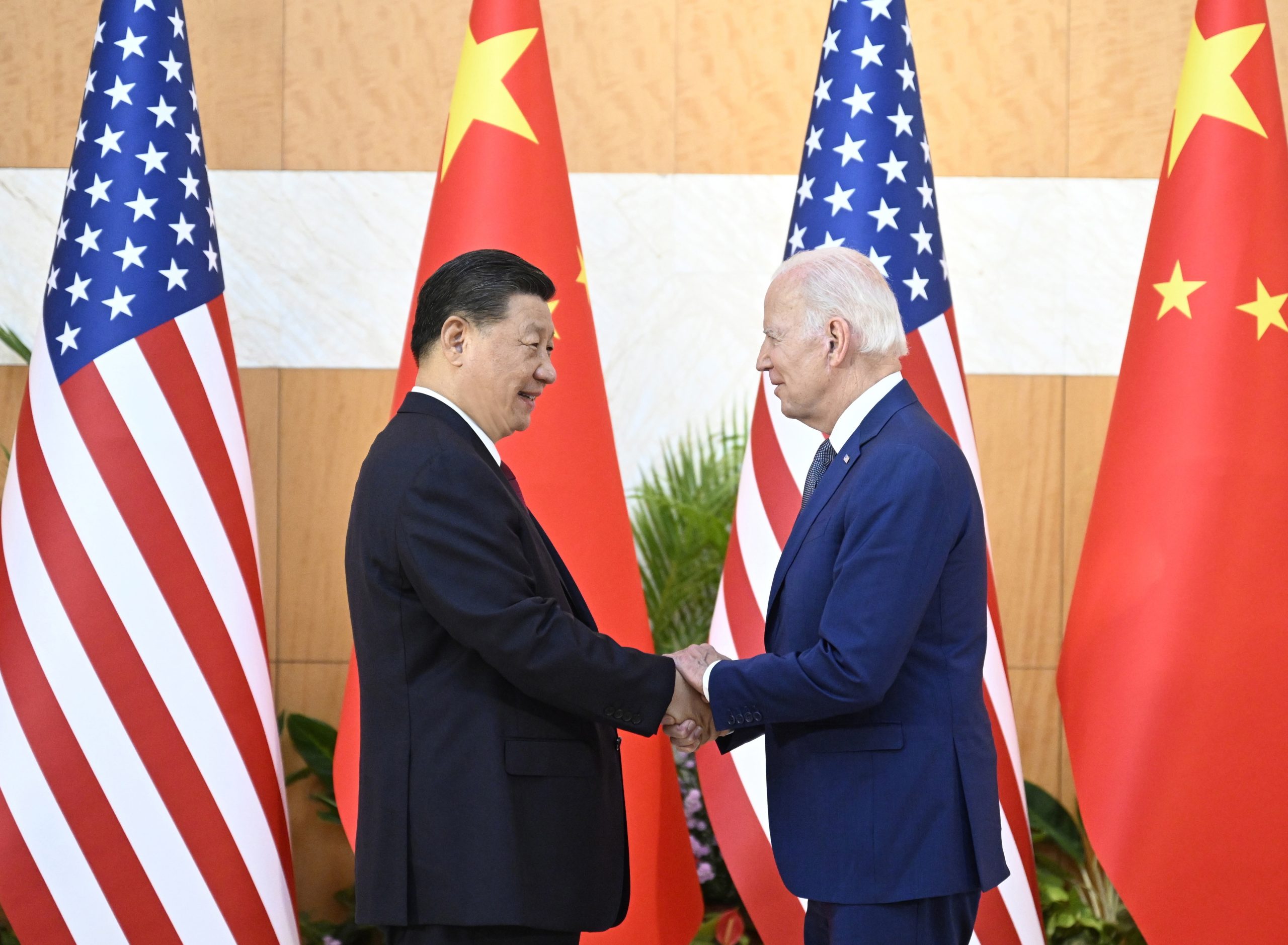 Jornal do partido comunista chinês espera que encontro entre Xi e Biden marque “novo começo”