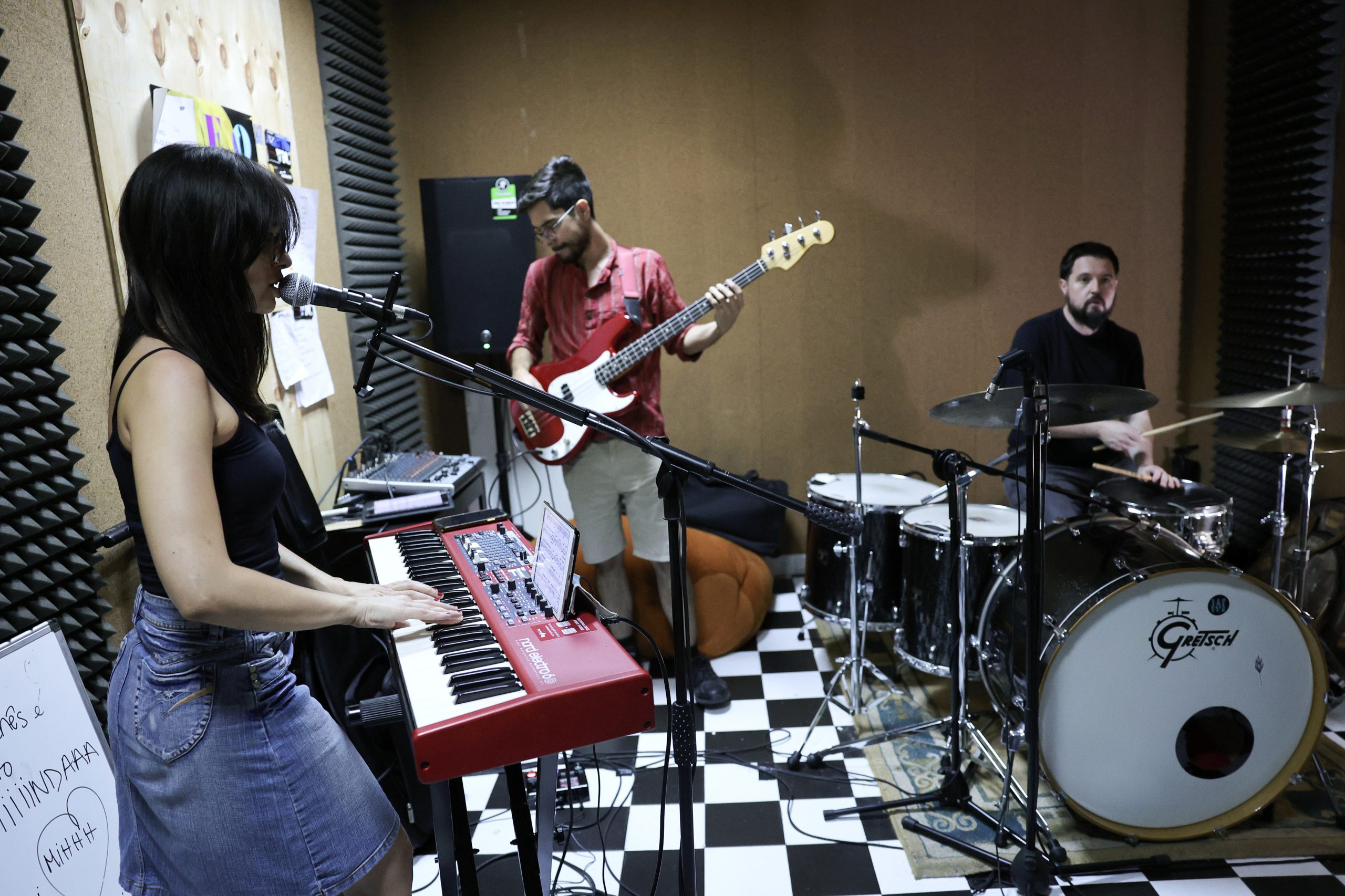 Petição lançada por músicos e artistas do Stop vai ser submetida a análise da AR
